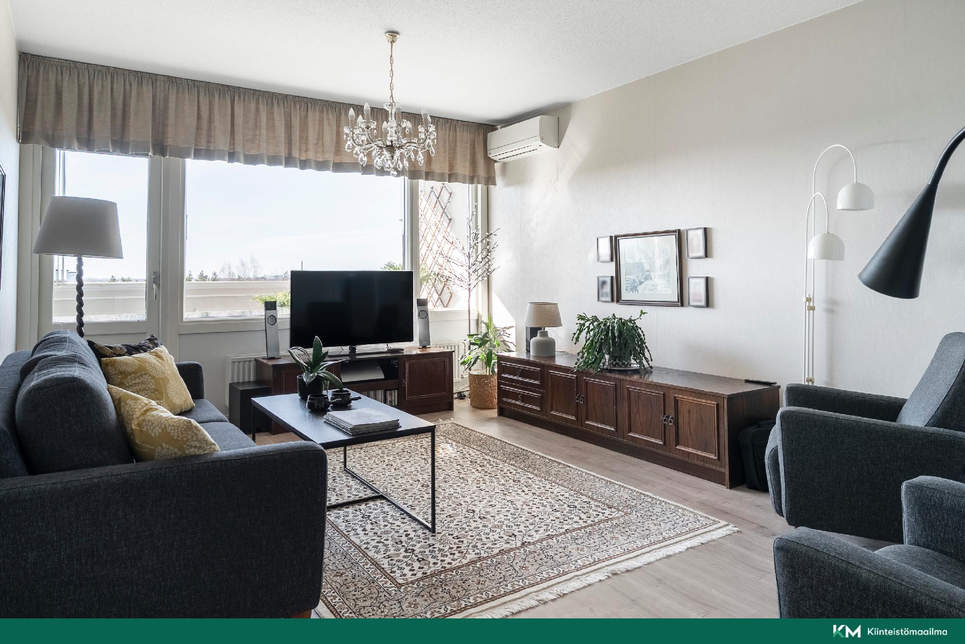 Tilava ja avara olohuone