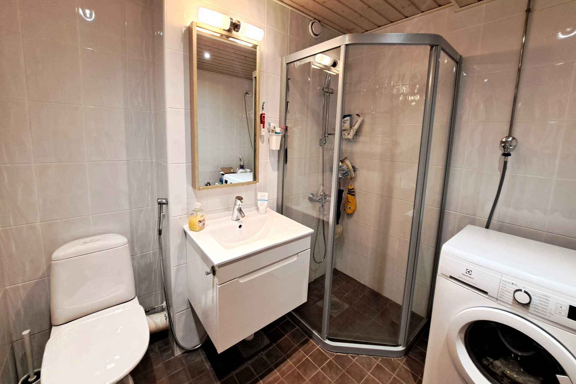 kylpyhuone kalusteet suihkutilaa