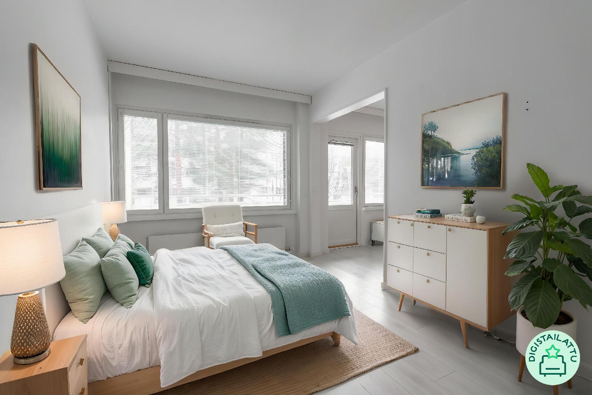 Makuuhuoneen yhteydessä vaatehuone