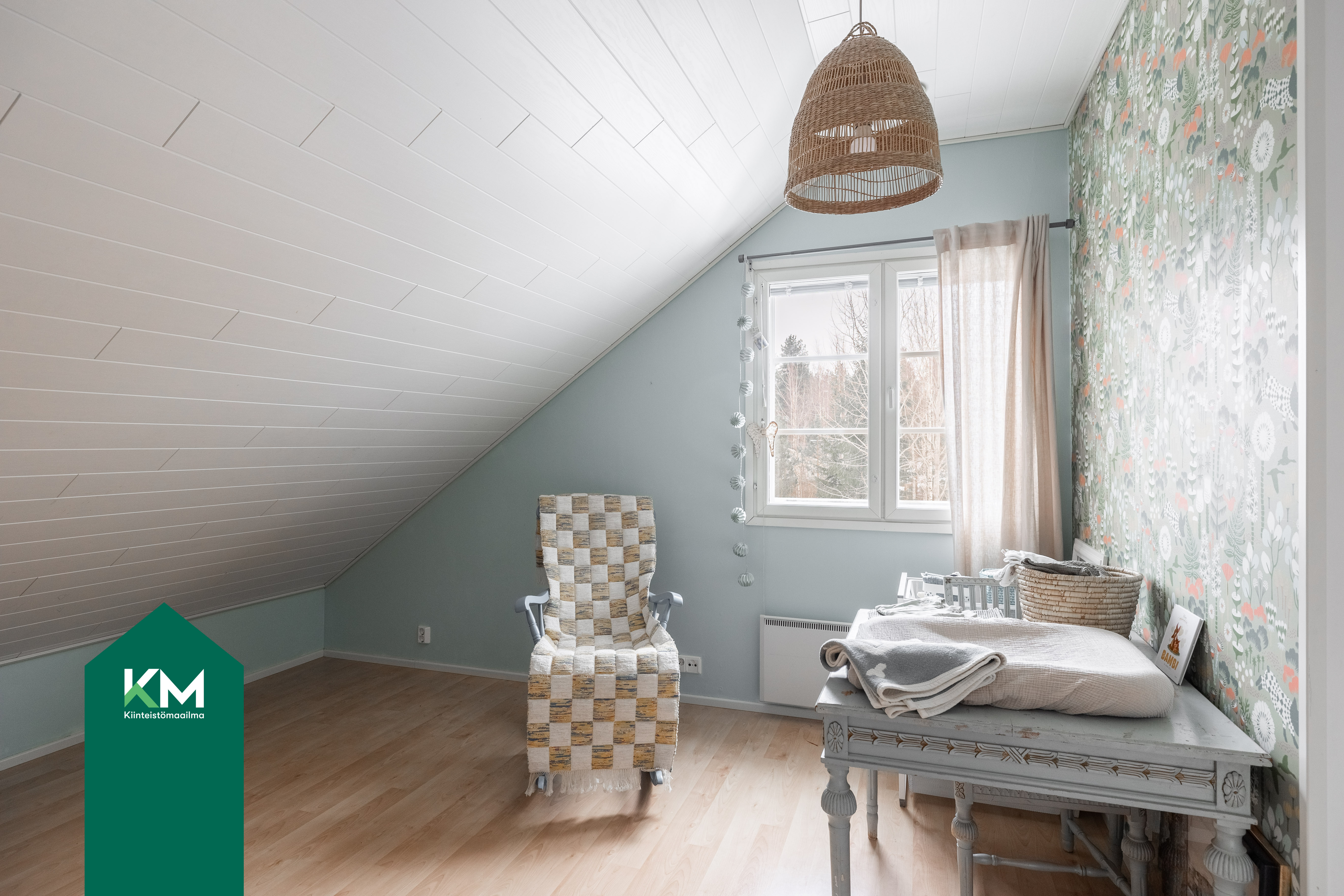 Yläkerran makuuhuone nro 2