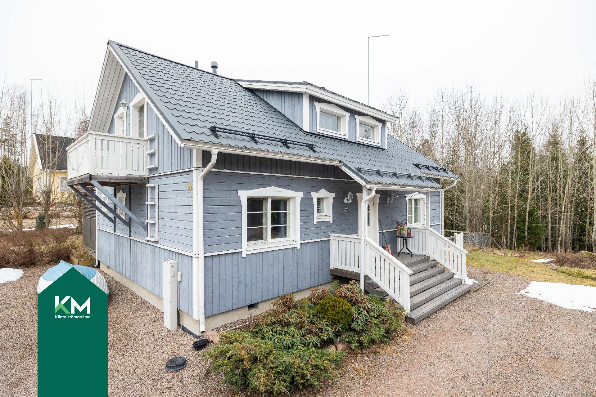 Hiiripöllöntie 13, Siltakylä