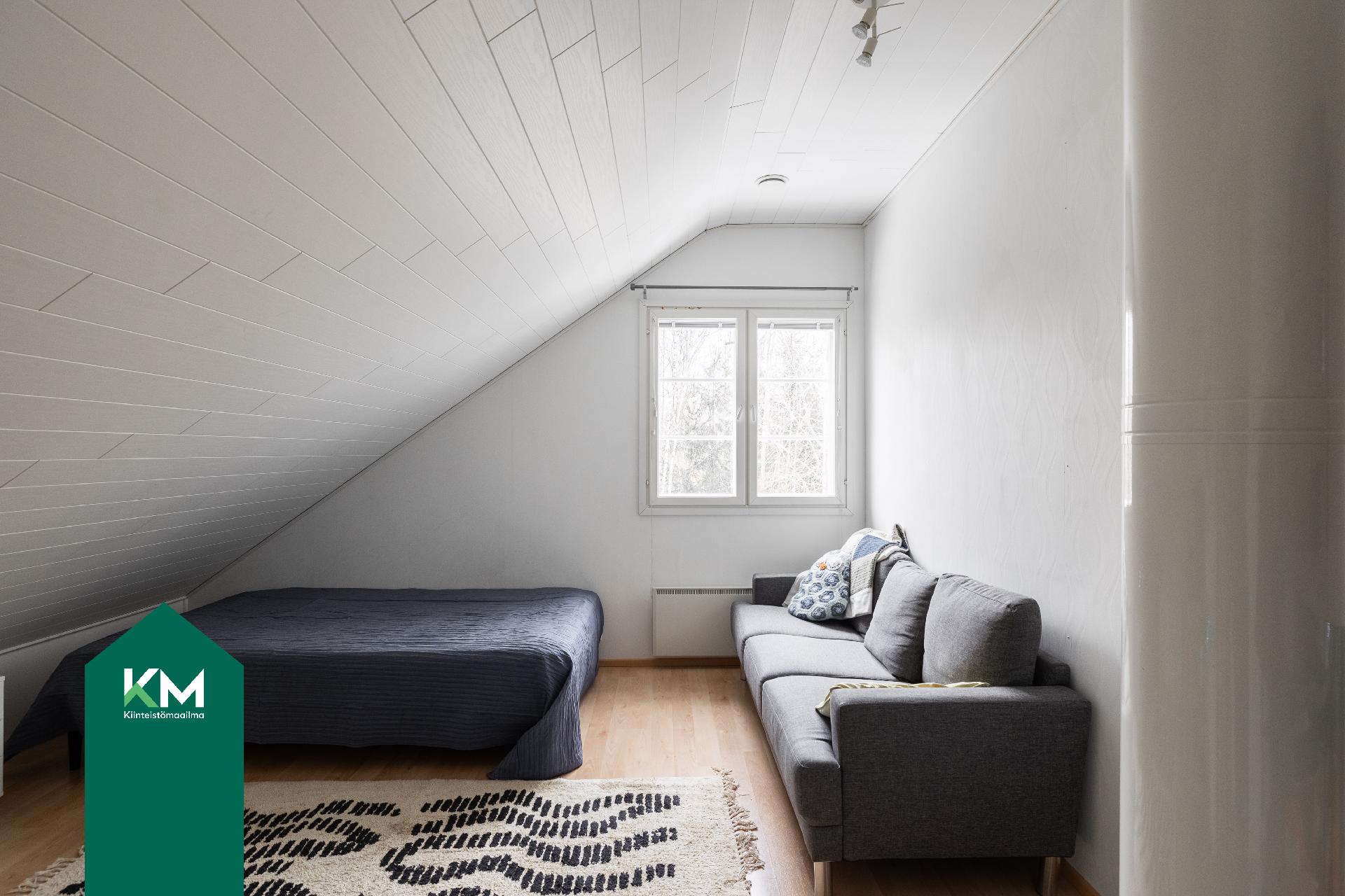 Yläkerran makuuhuone nro 4