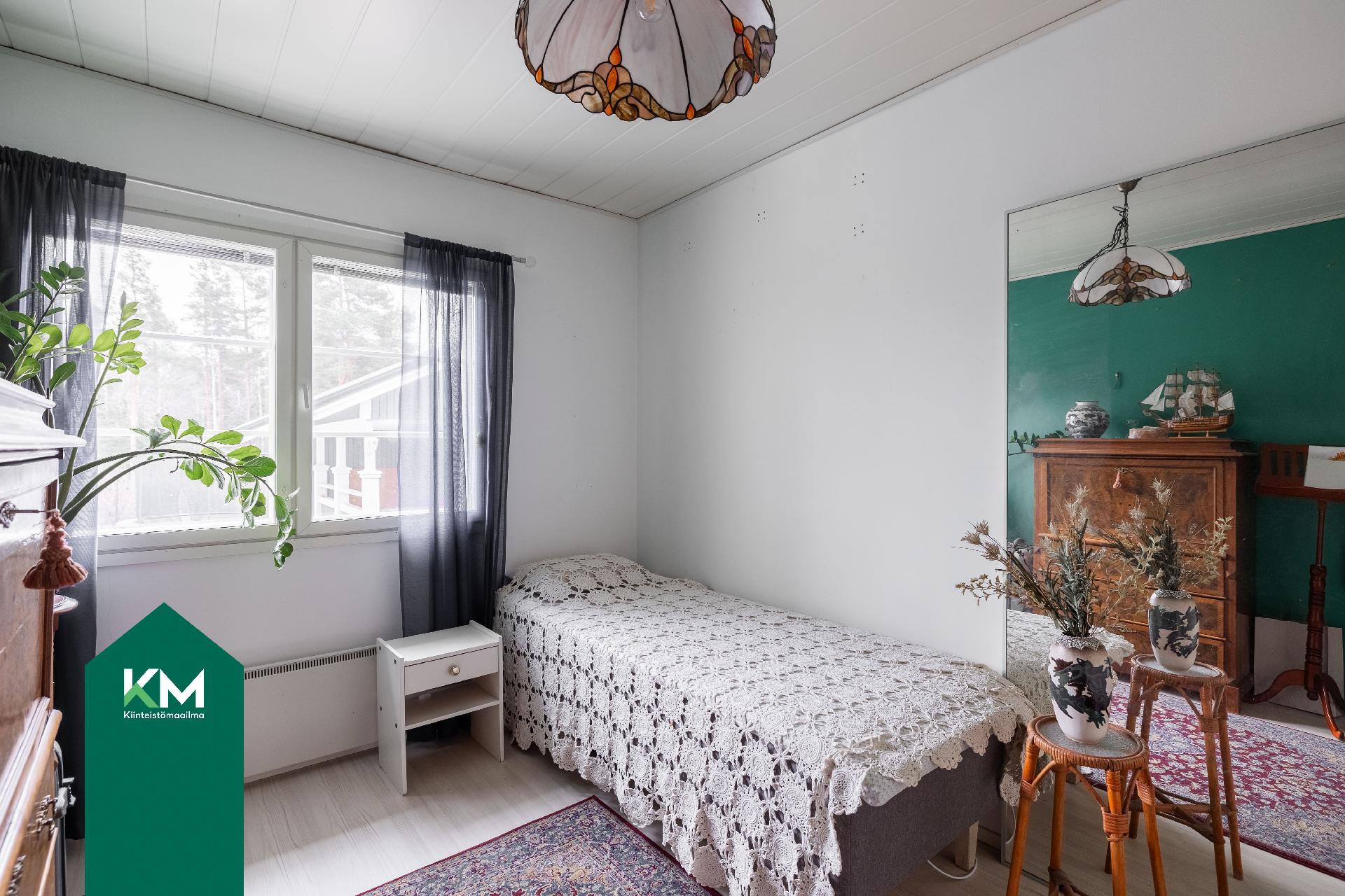 Alakerran makuuhuone