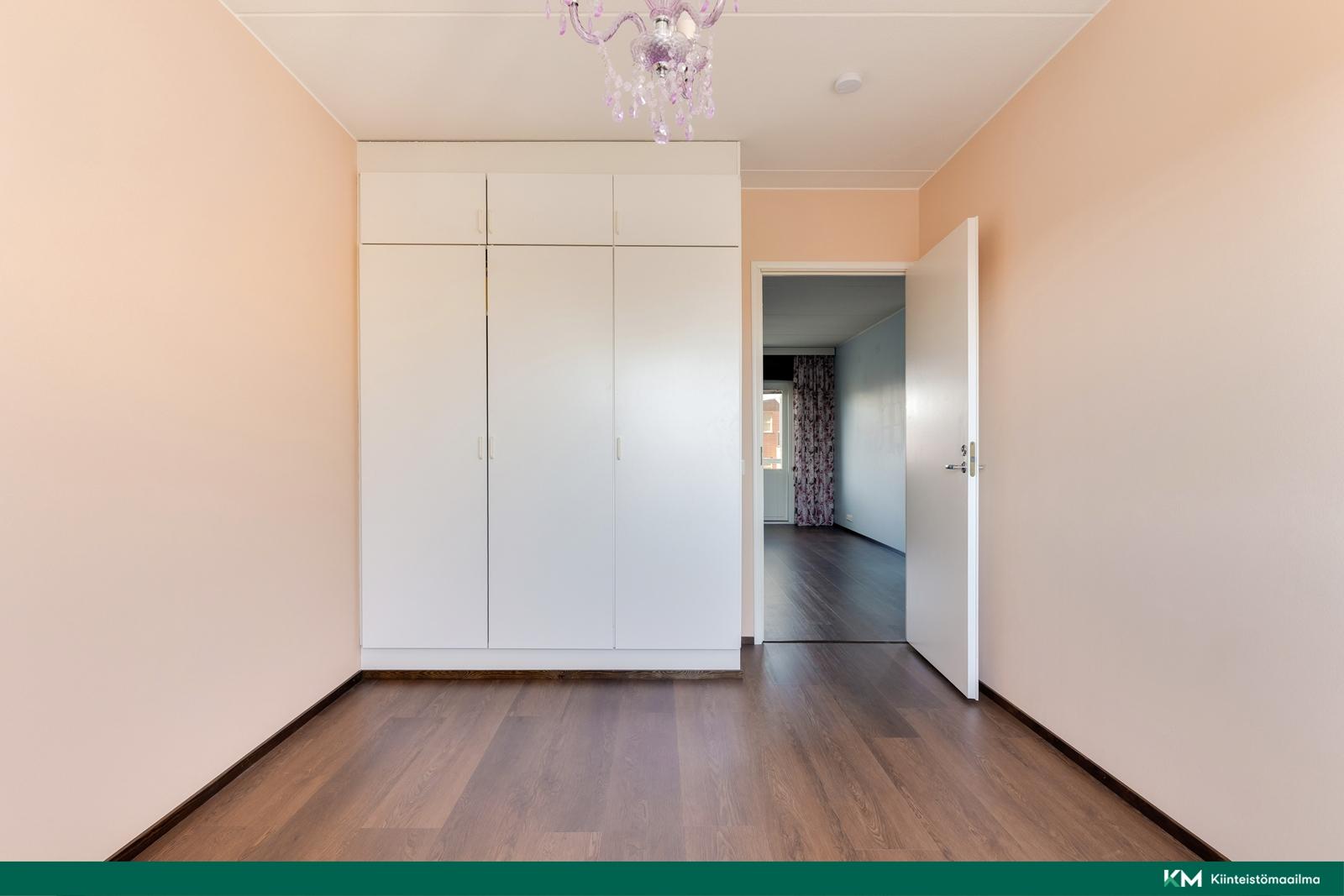 Anianpellontie 17, Malmi, Helsinki