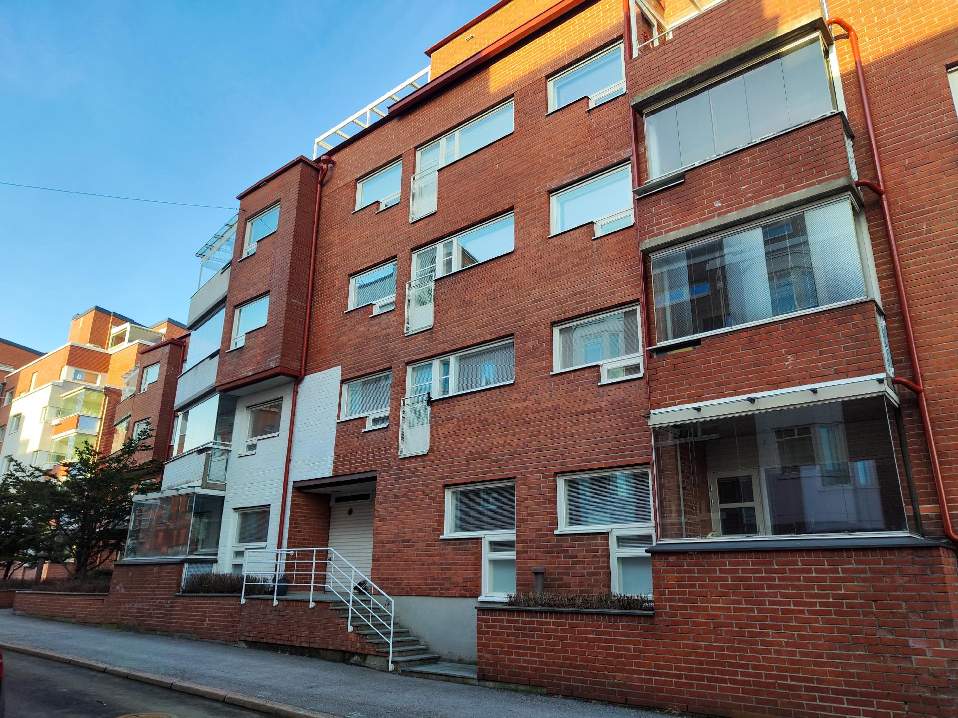 Merisotilaankatu 1, Katajanokka, Helsinki