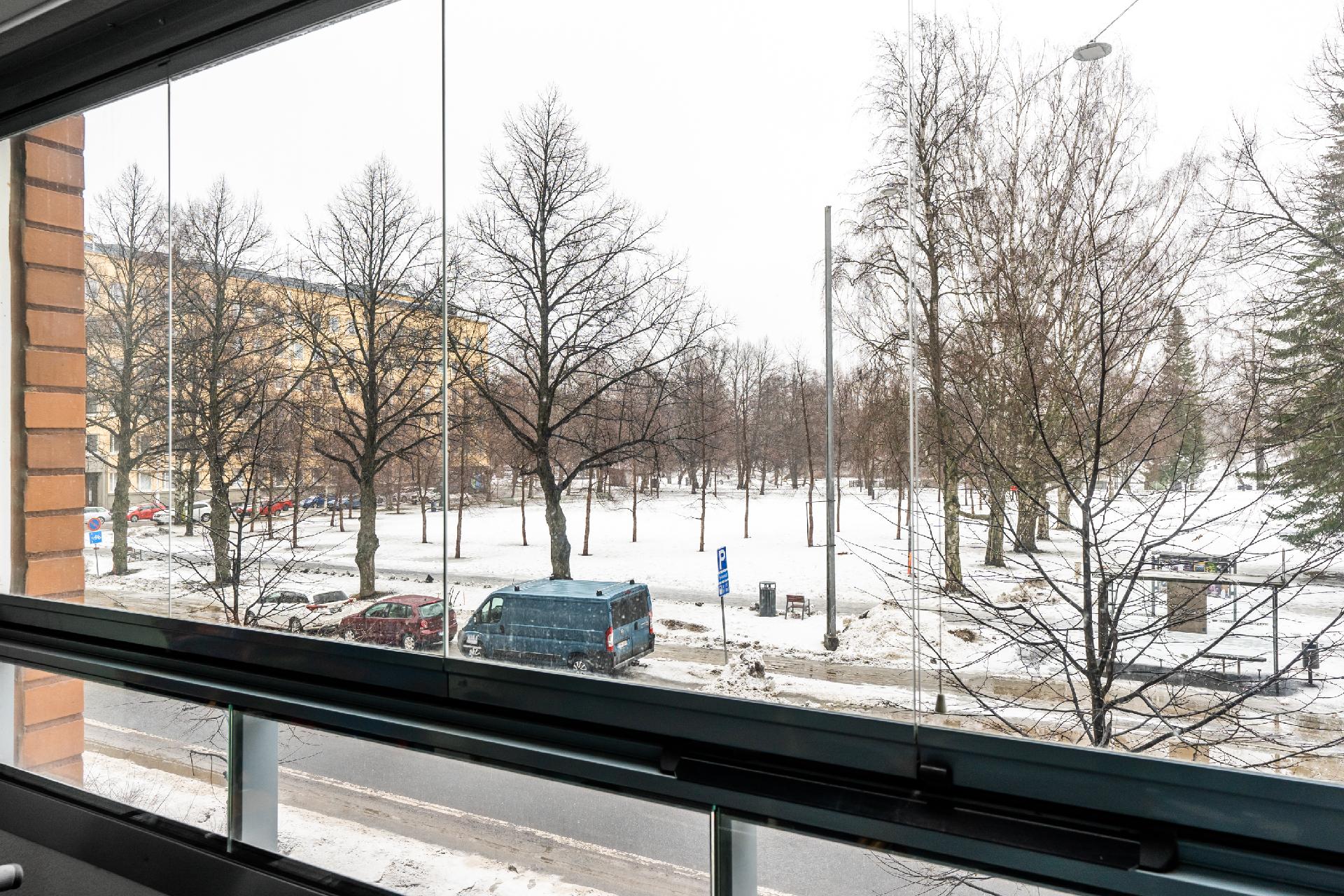 Talvinen parvekenäkymä