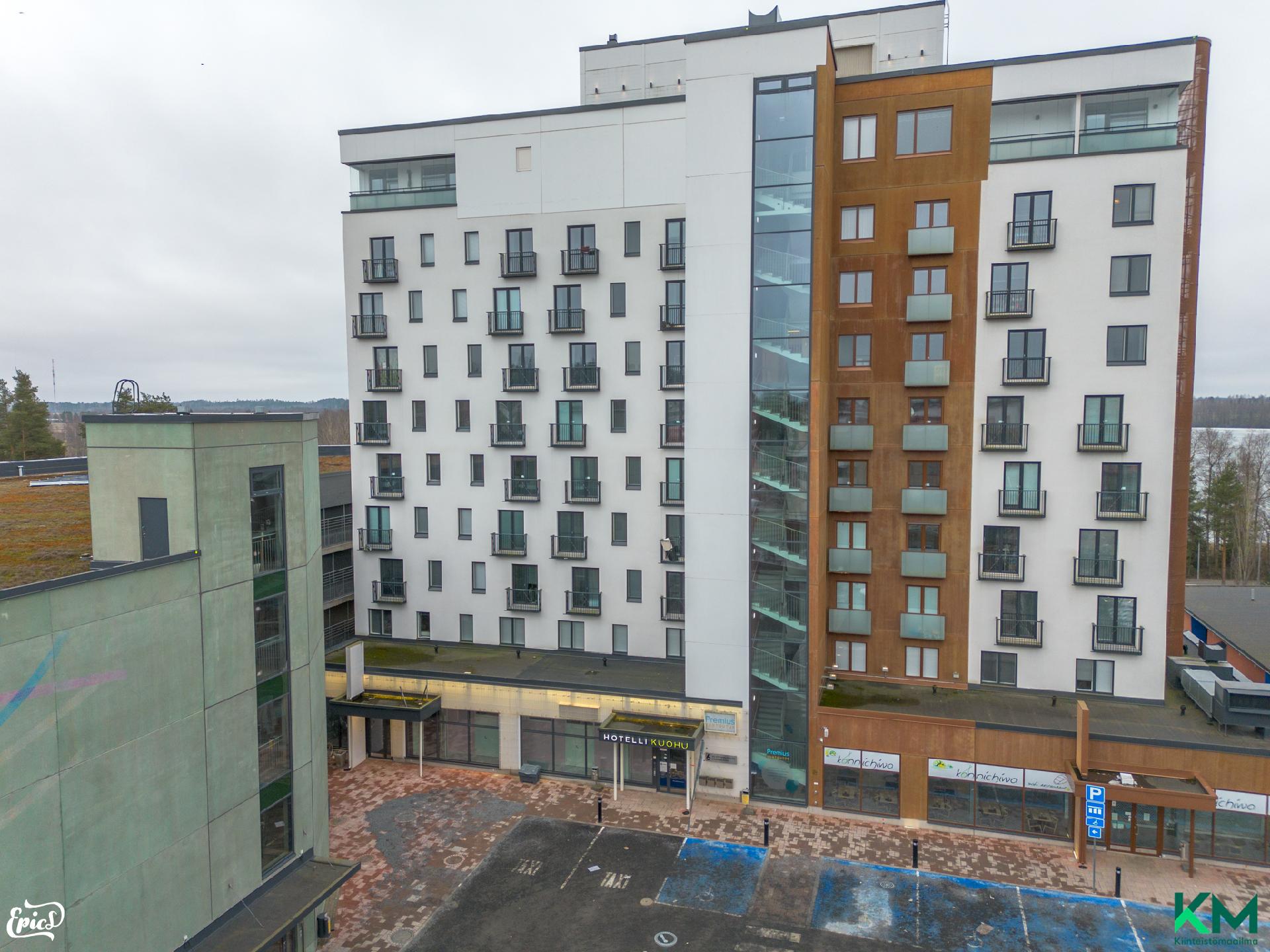 Talon julkisivu, myynnissä oleva asunto 8. krs:ssa