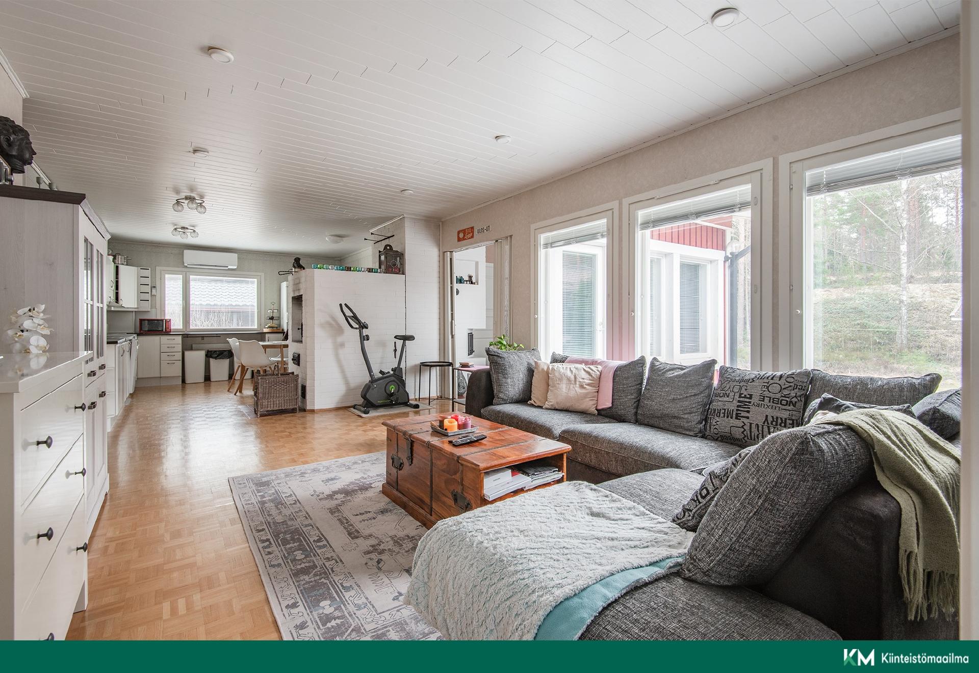 Pronssitie 7, Linnamäki, Nousiainen