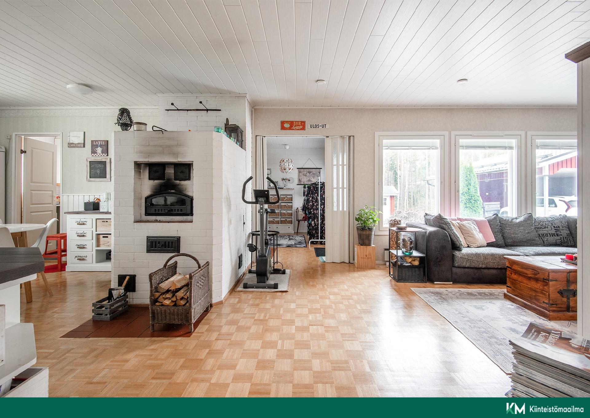 Pronssitie 7, Linnamäki, Nousiainen