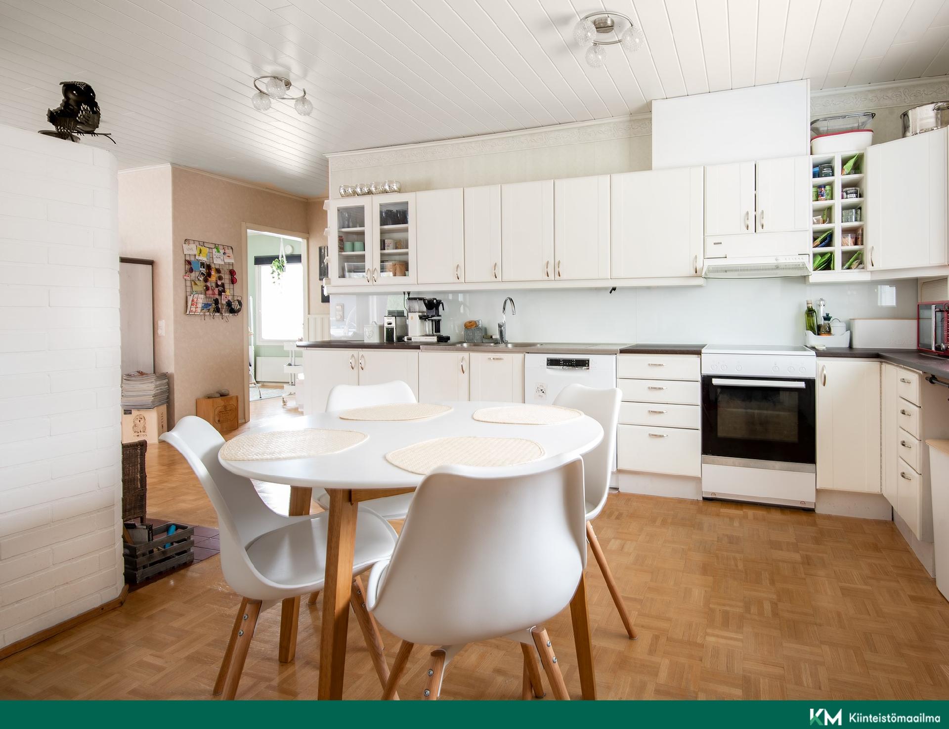 Pronssitie 7, Linnamäki, Nousiainen