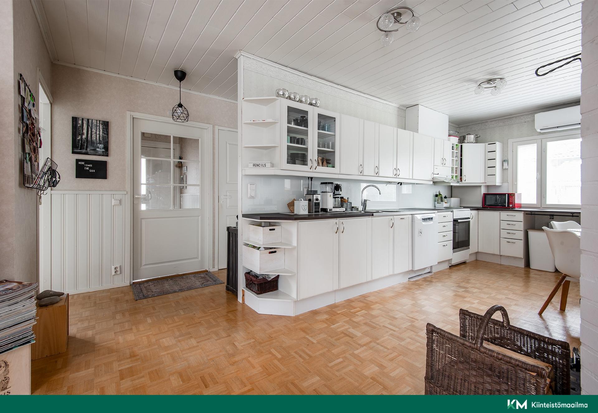 Pronssitie 7, Linnamäki, Nousiainen