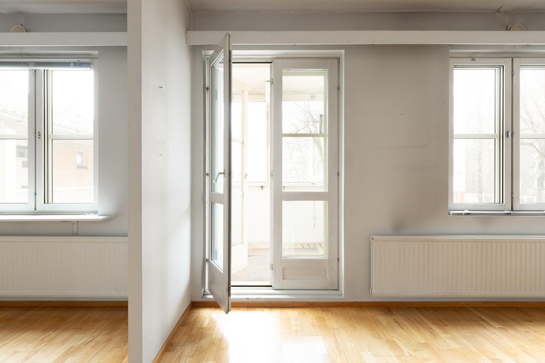 Käyntiä lasitetulle parvekkeelle