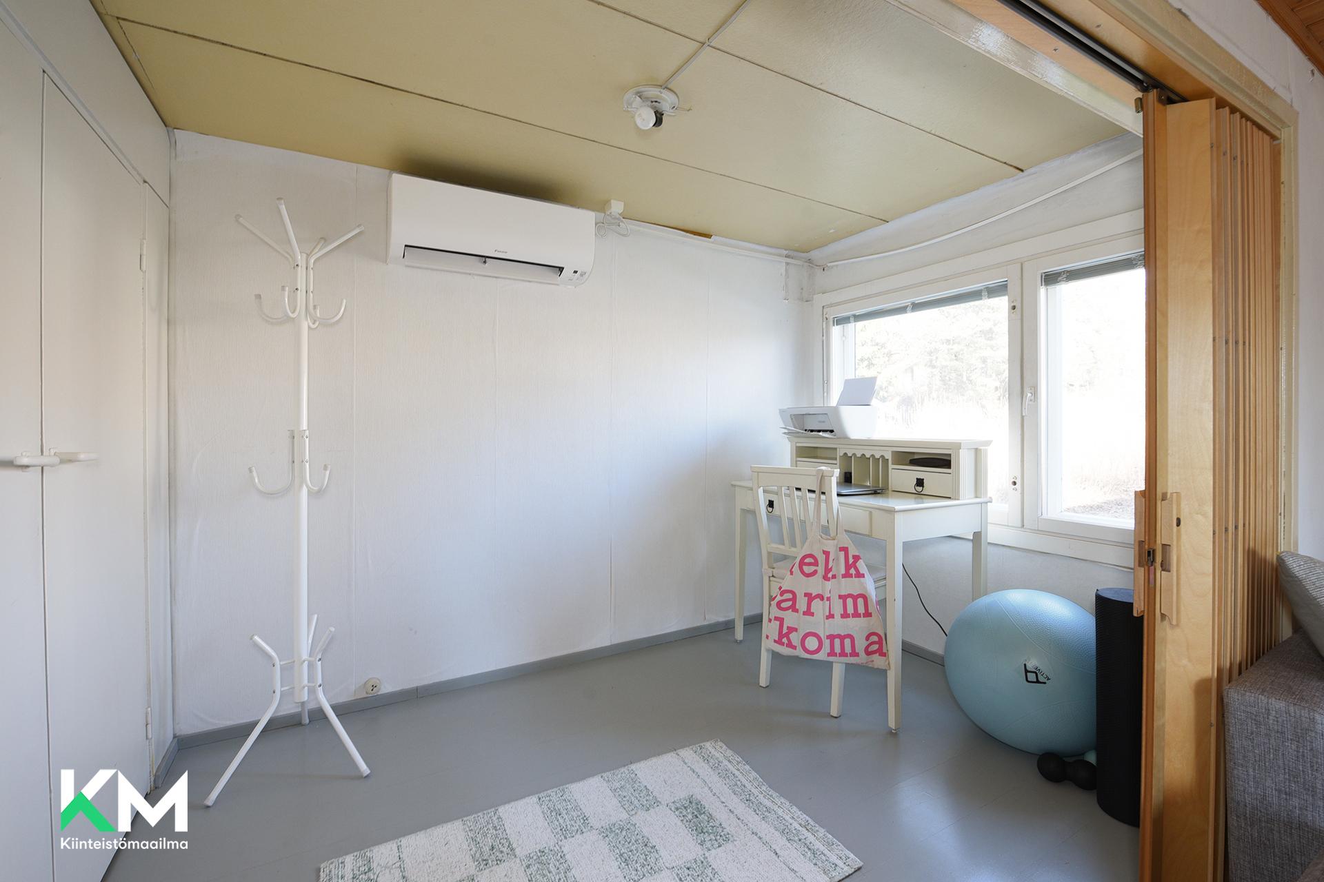 Tuhkatie 3, Työtjärvi, Hollola