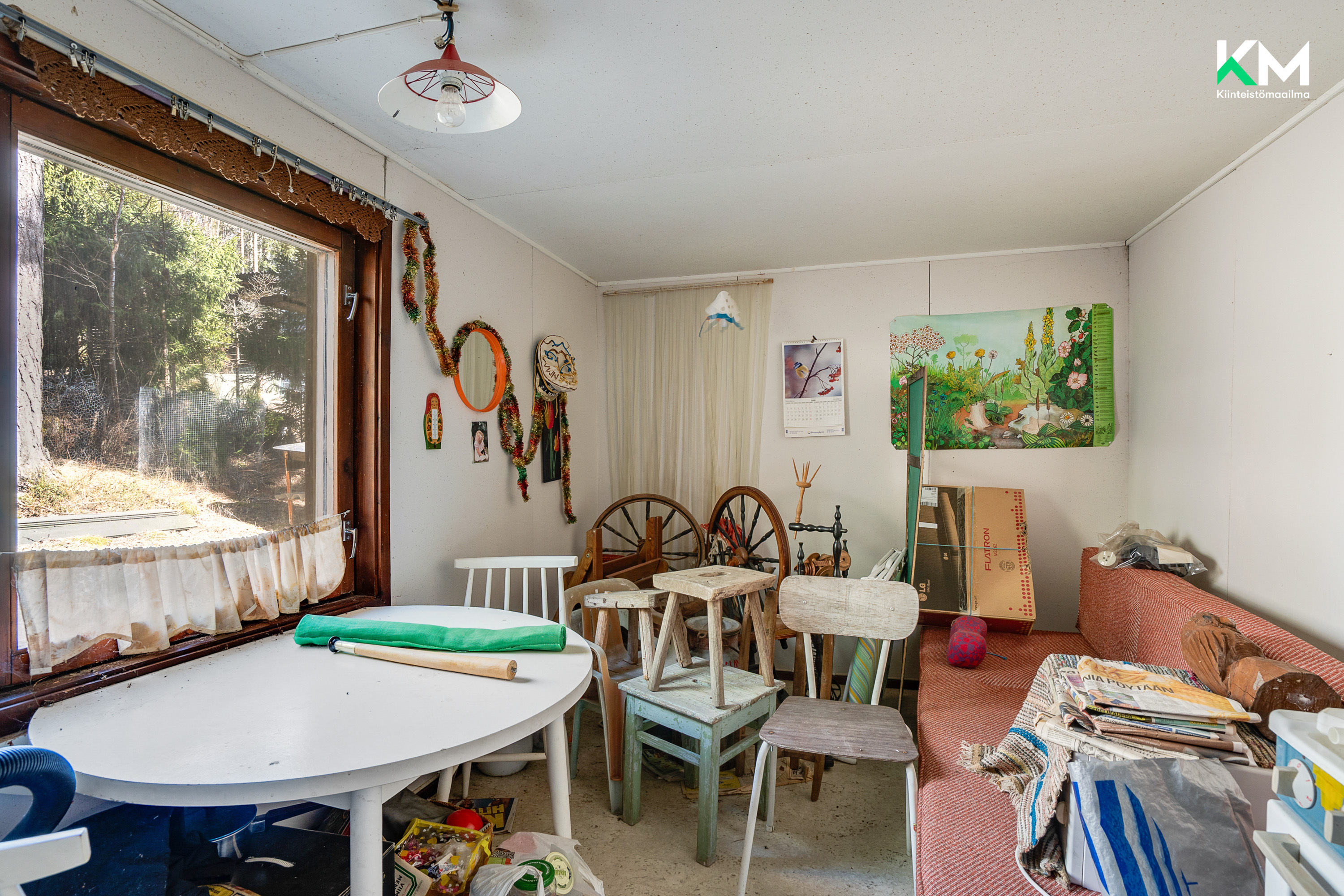 Talousrakennuksen huone