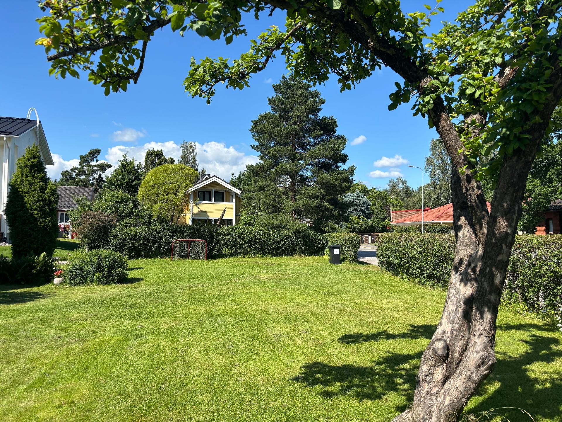 Niittyluhdantie 26, Länsi-Pakila, Helsinki