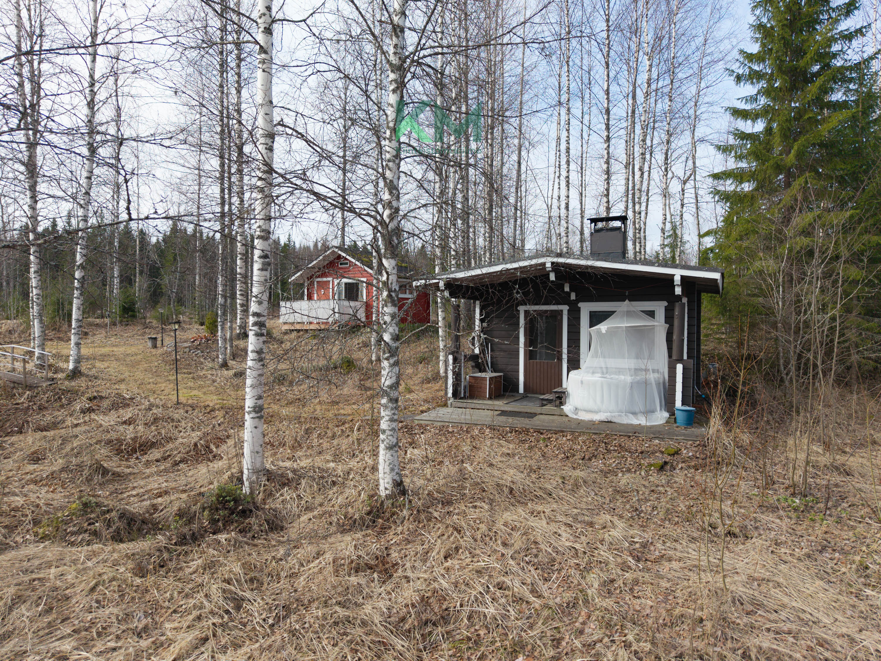 saunarakennus rannalta