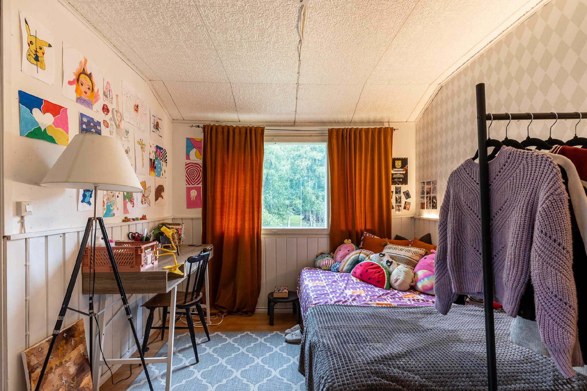 Yläkerran makuuhuone