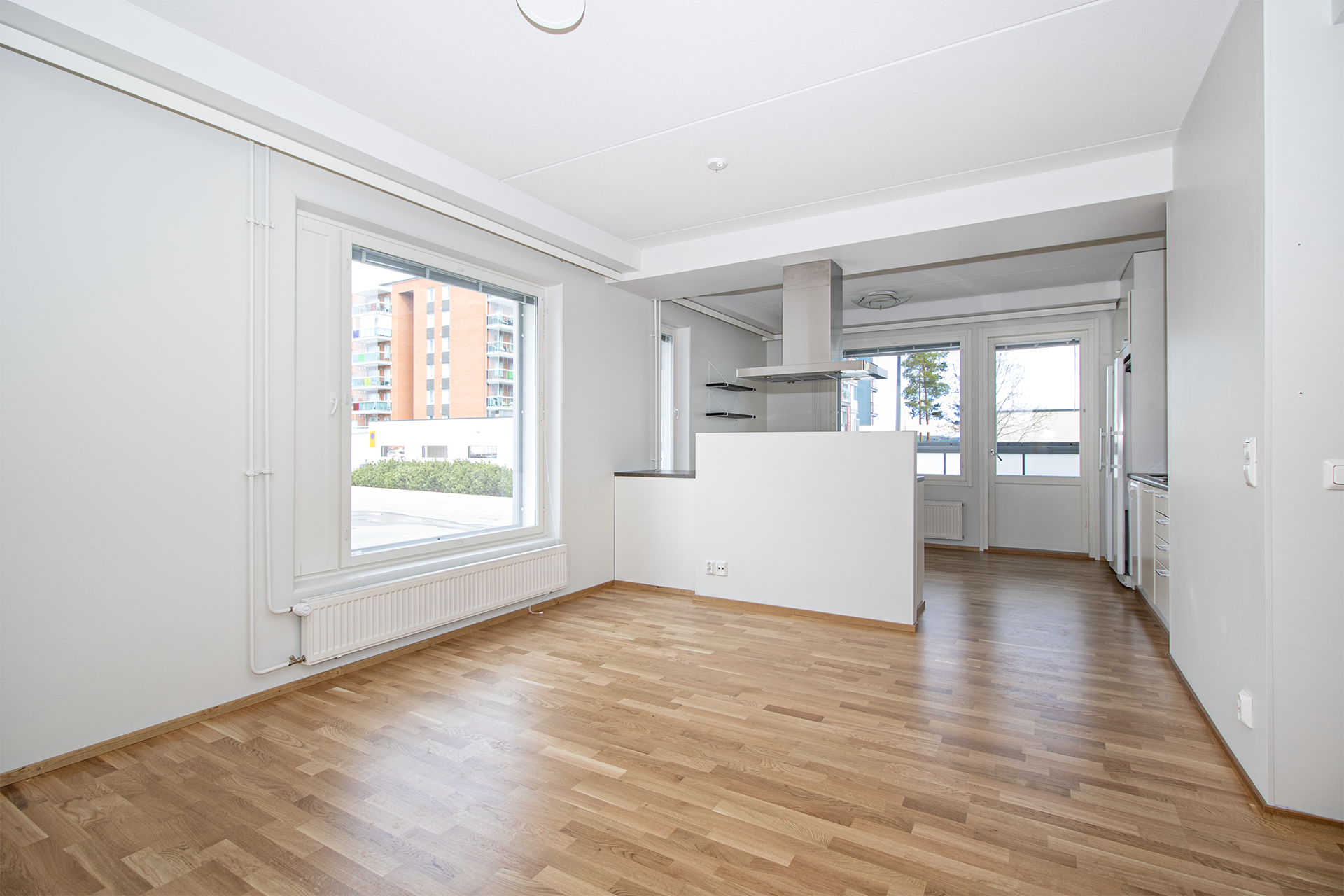 olohuone /keittiö yhteys