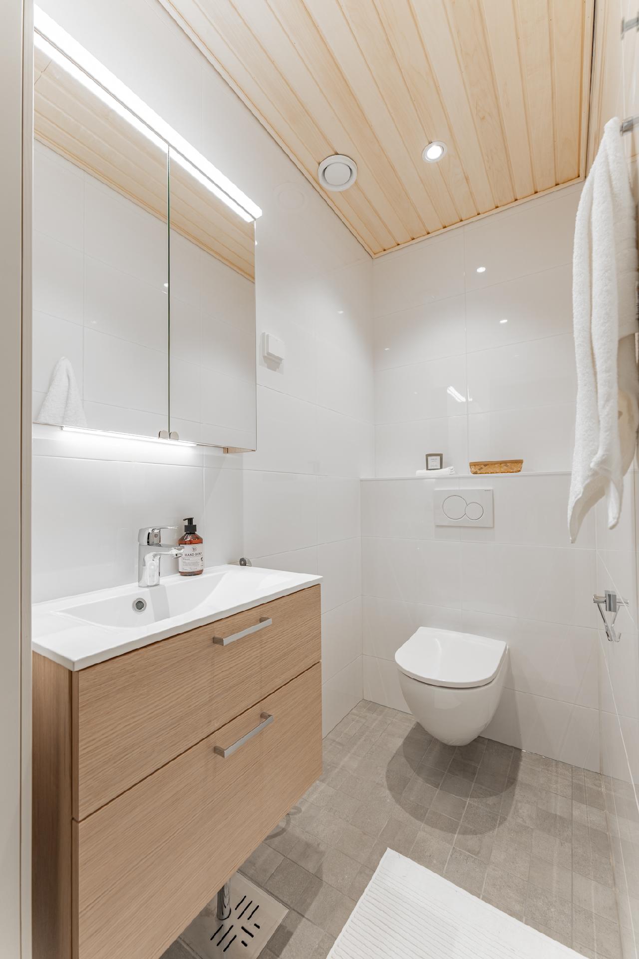 Katajaharjuntie 2-4, Lauttasaari, Helsinki