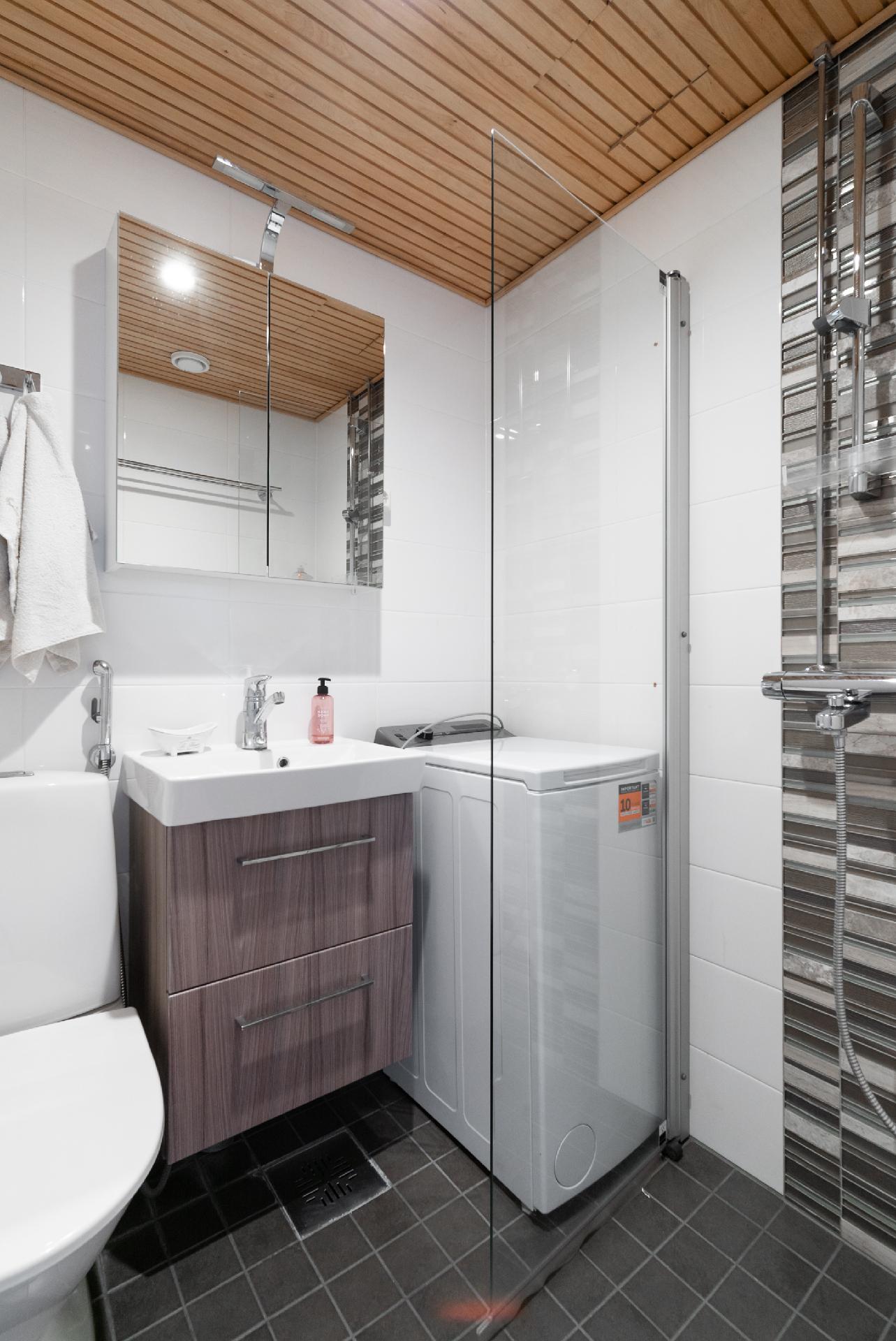 Remontoitu kylpyhuone