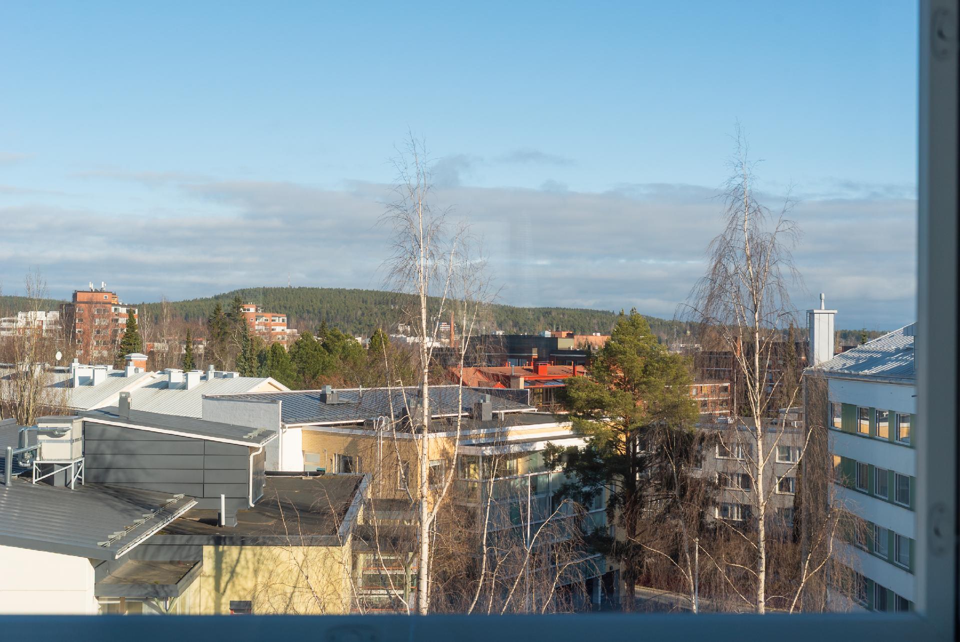 Näkymää makuuhuoneen ikkunasta