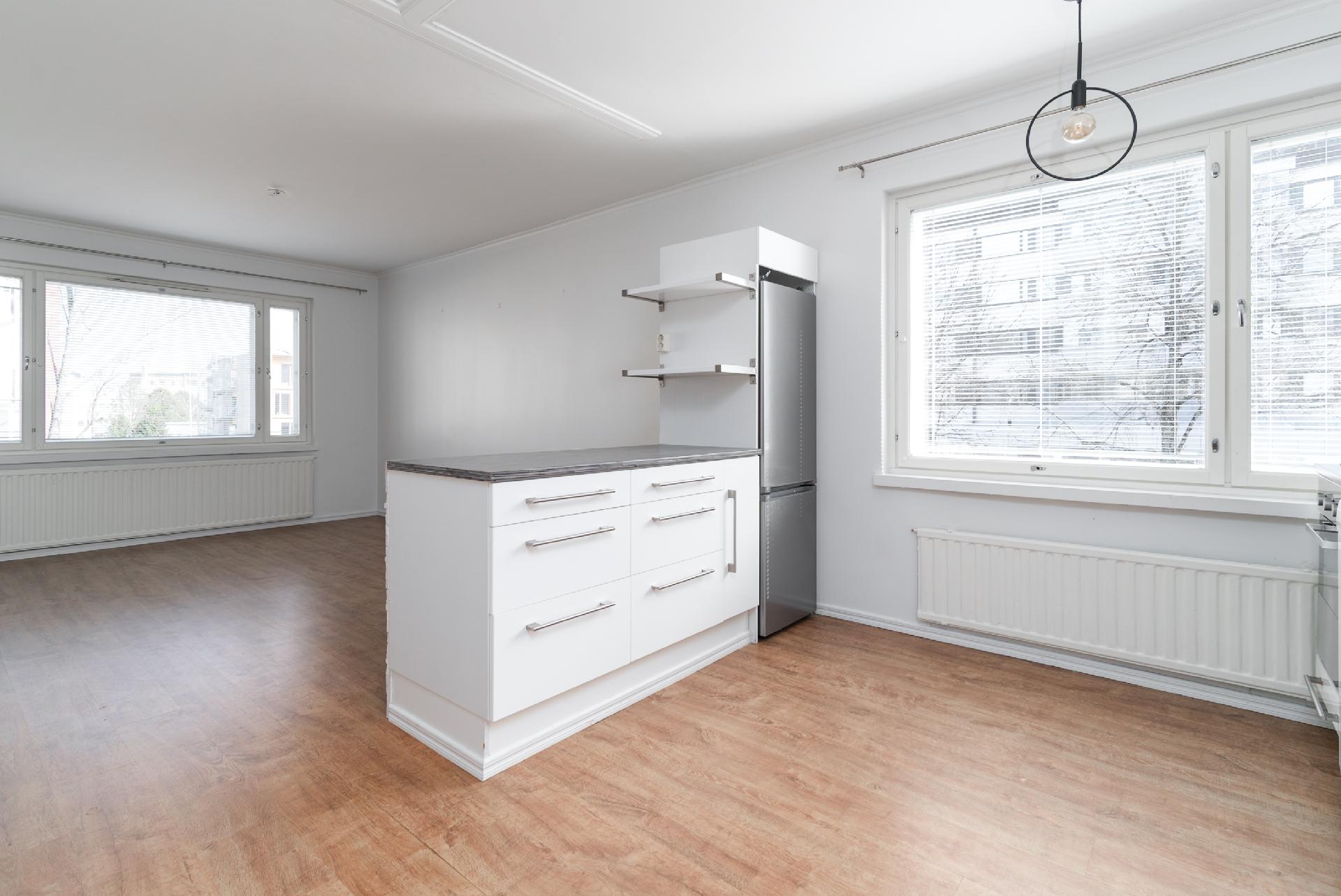 Keittiö ja olohuone