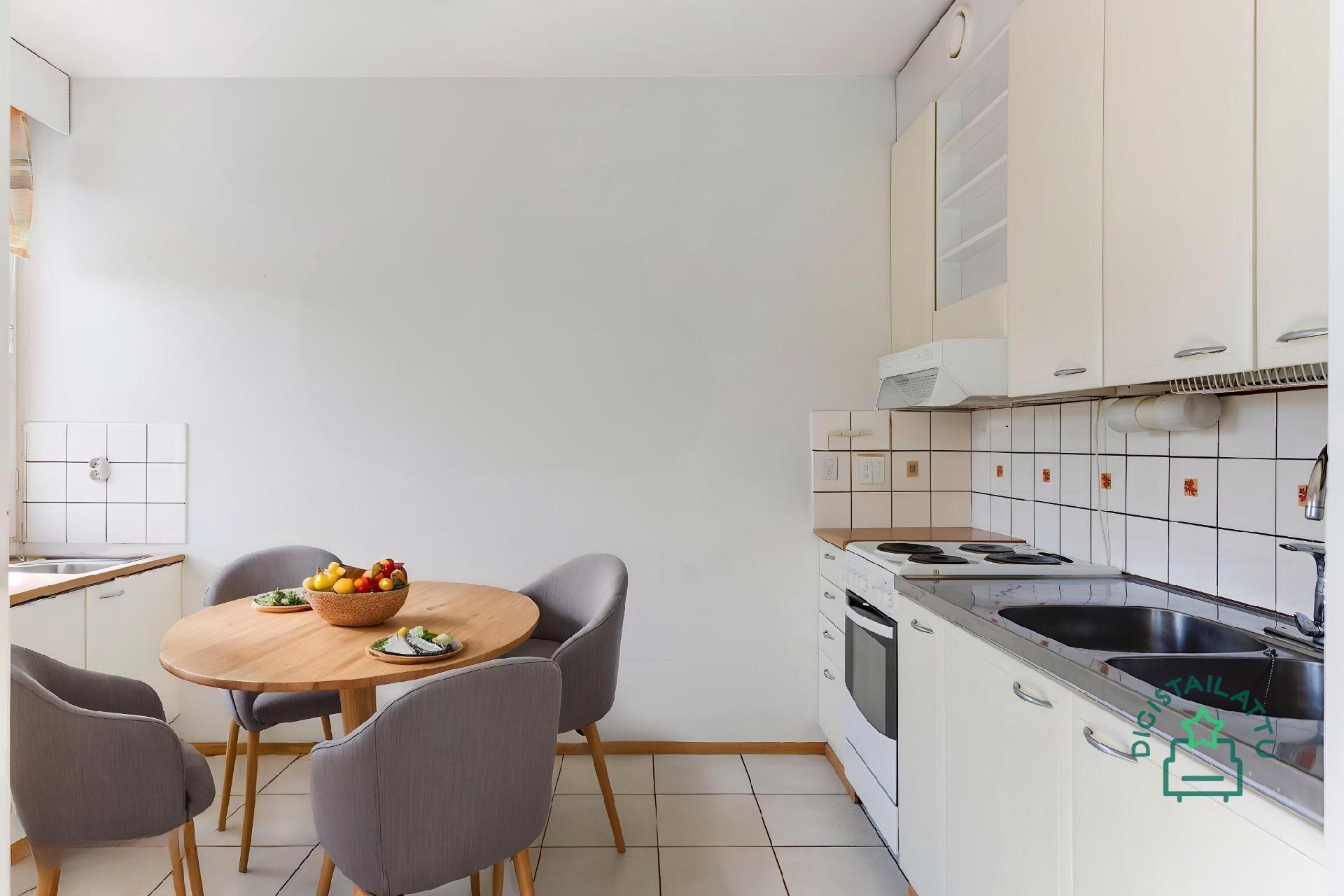 Digistailattu-keittiöön mahtuu ruokapöytä