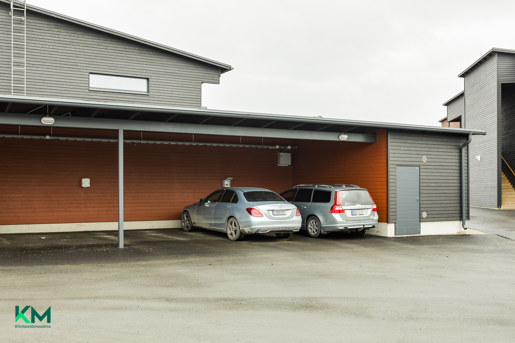 Erillinen autokatospaikka omana osakkeenaan