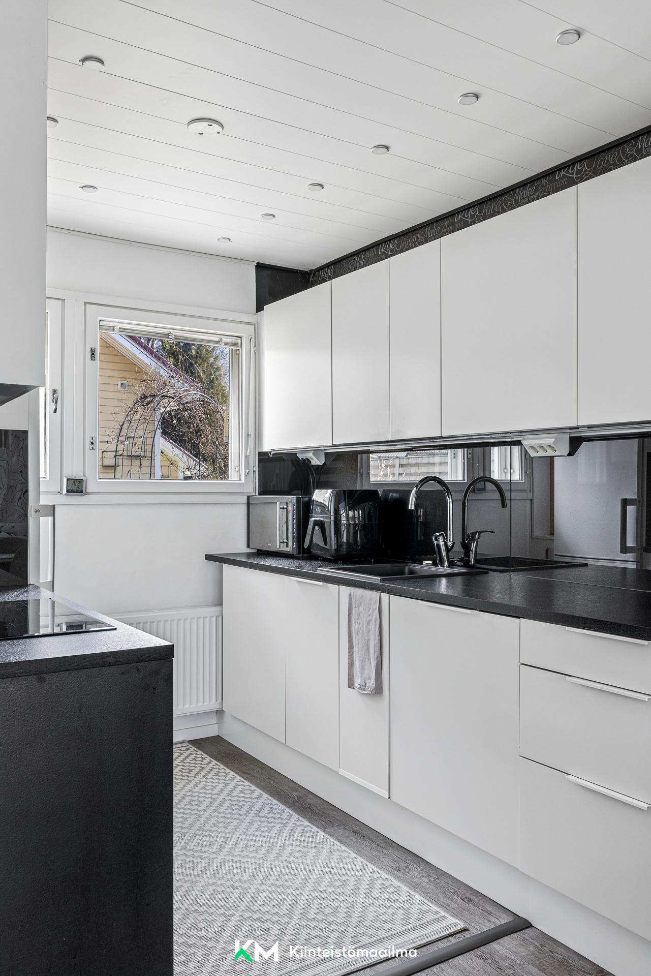 Huhtakoukku 21, Latokaski, Espoo