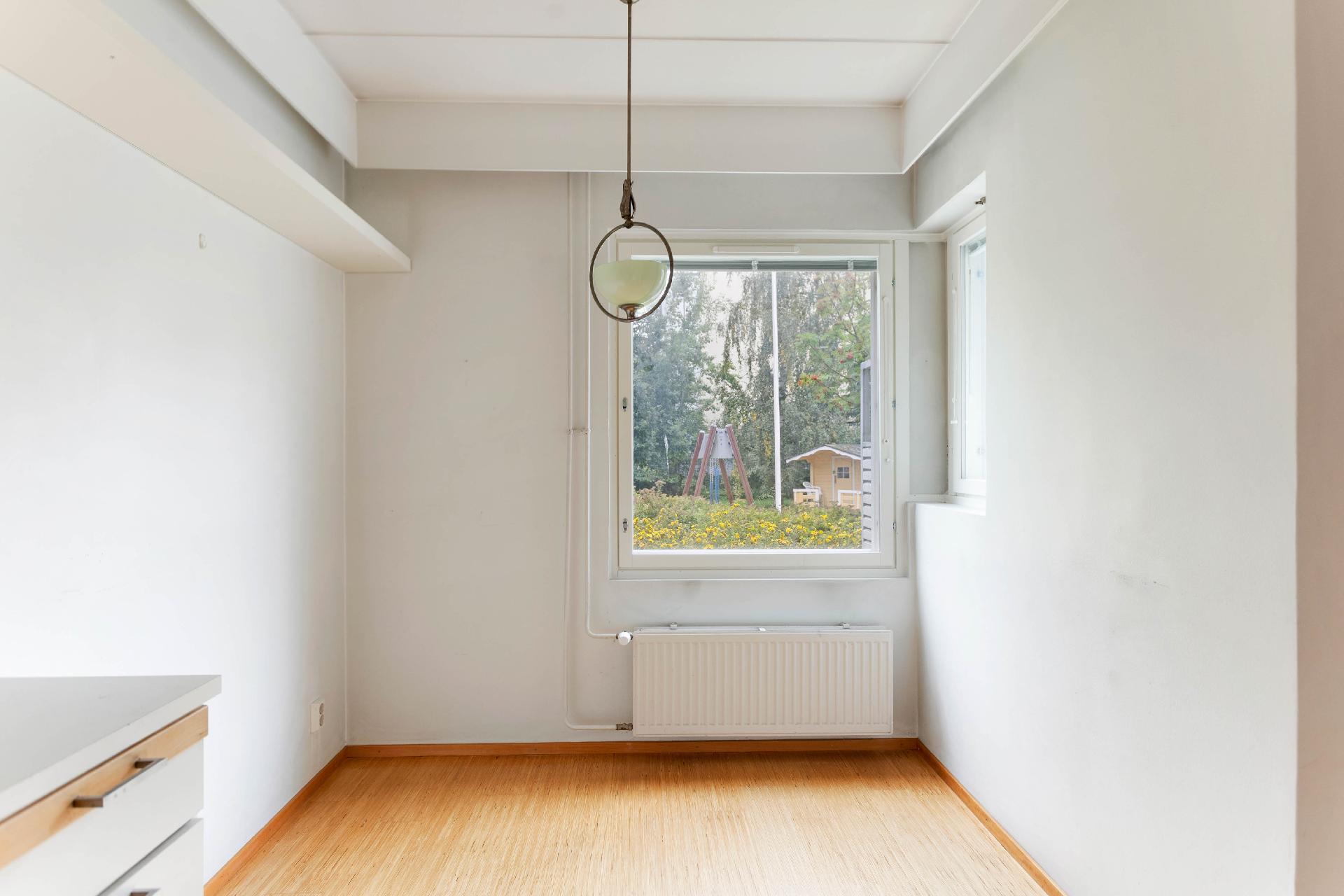 Ruokailutila, tilaa kunnon pöydälle