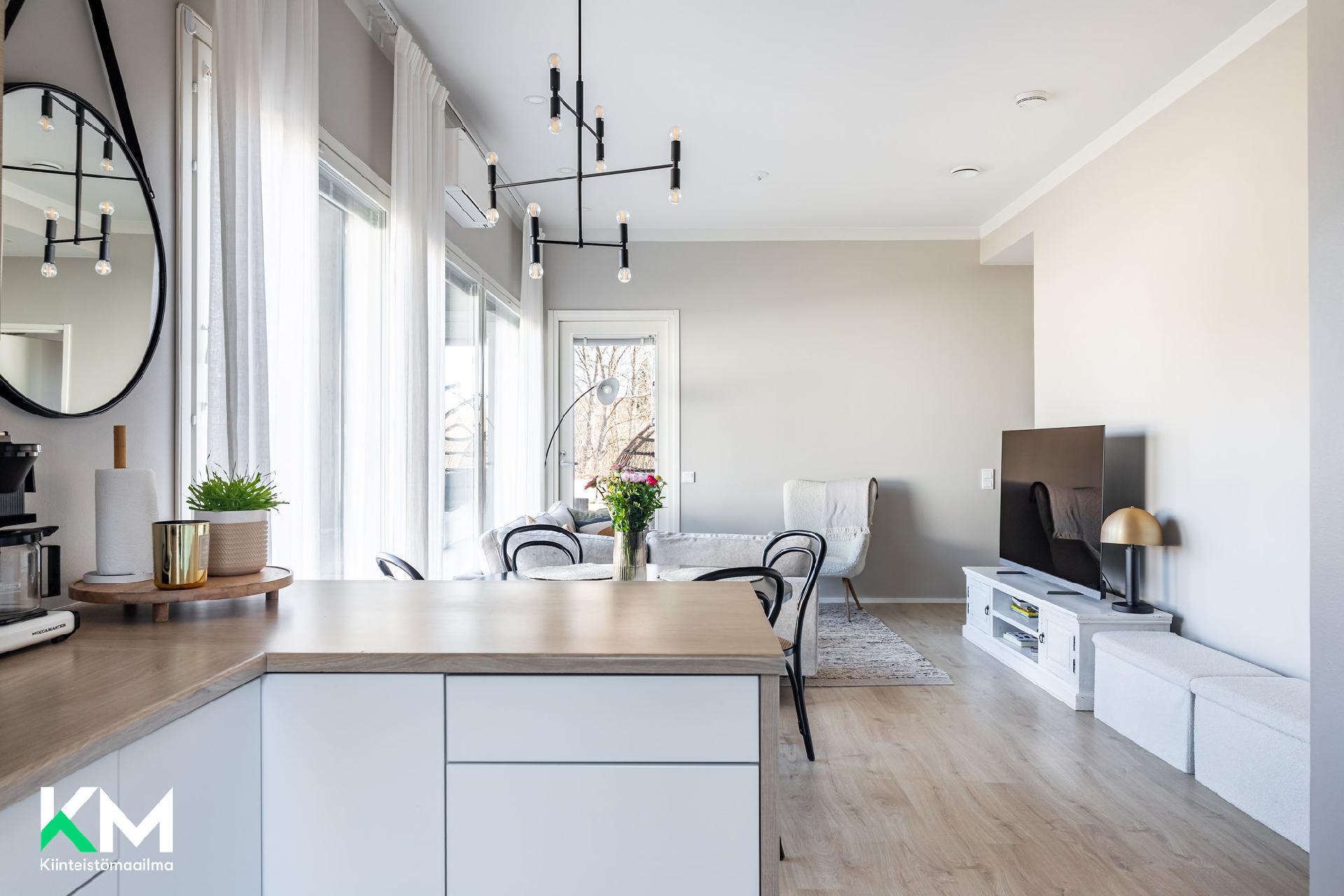 Esa-äijäntie 6, Perhoslehto, Hollola