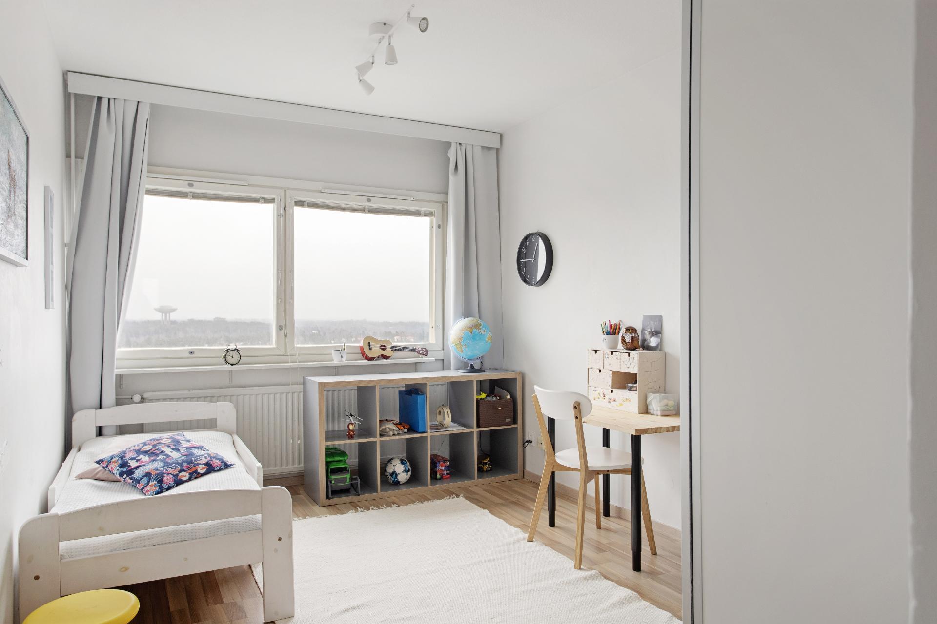 Toinen makuuhuone, joka myös todella tilava!