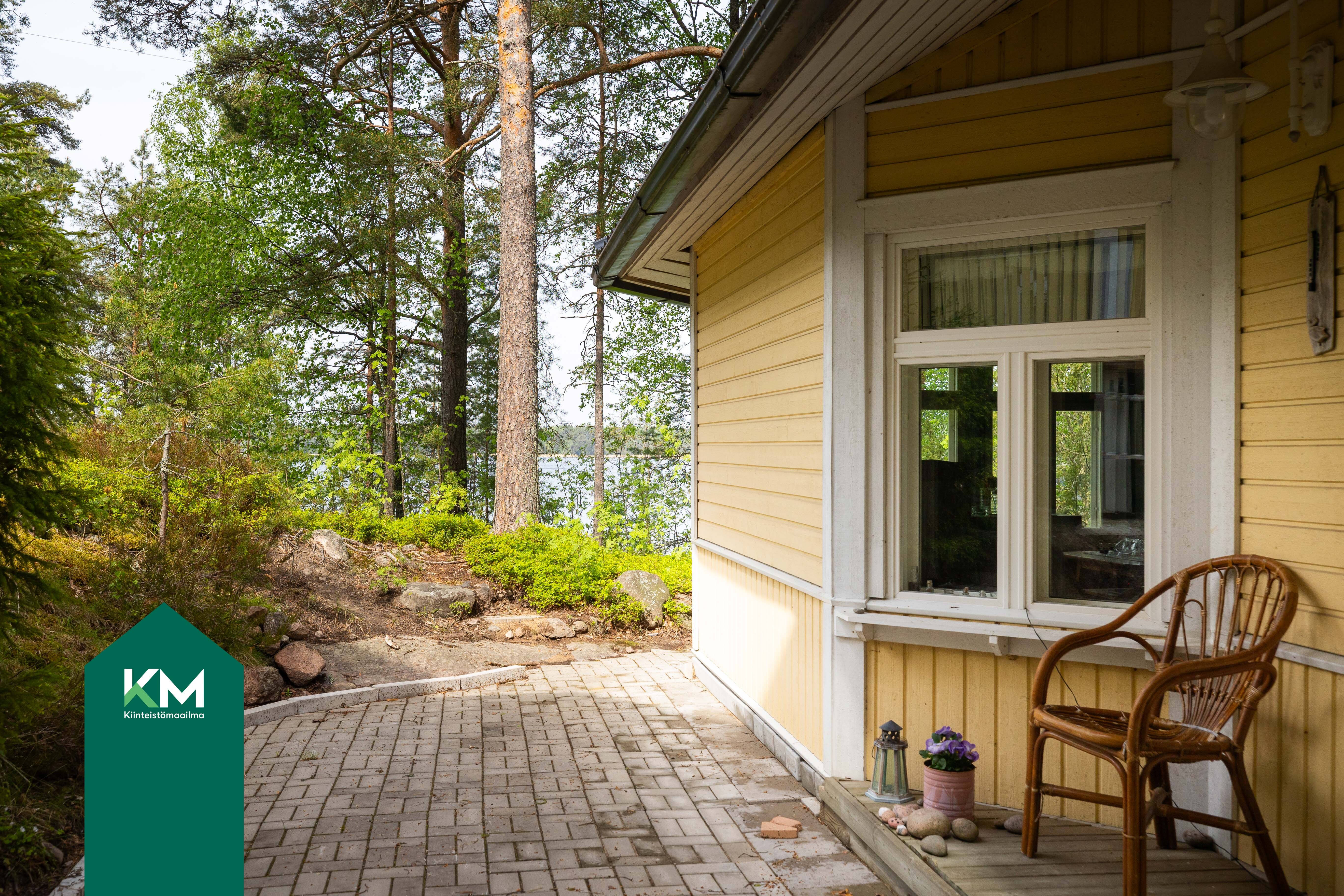 Talousrakennukselta