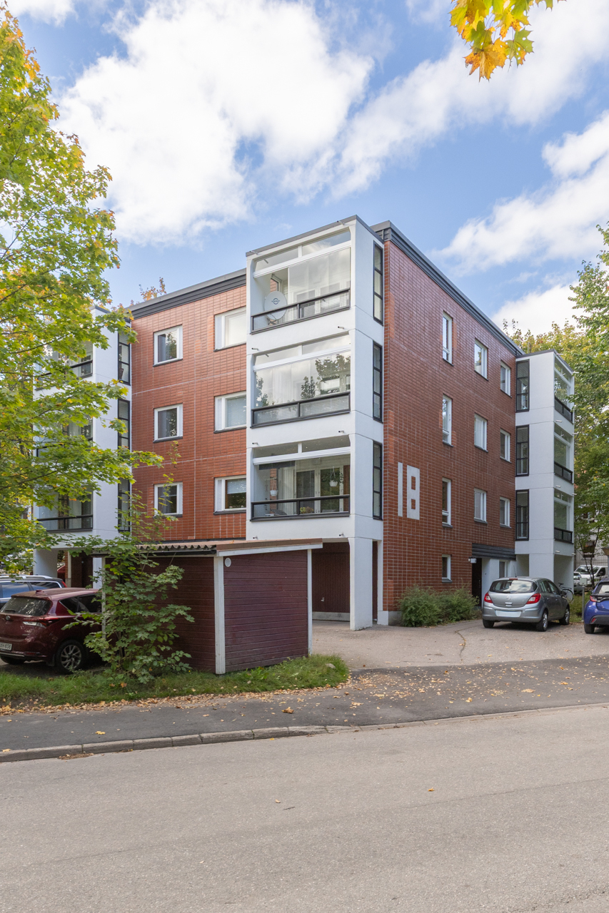 Saniaistie 24, Tapanila, Helsinki