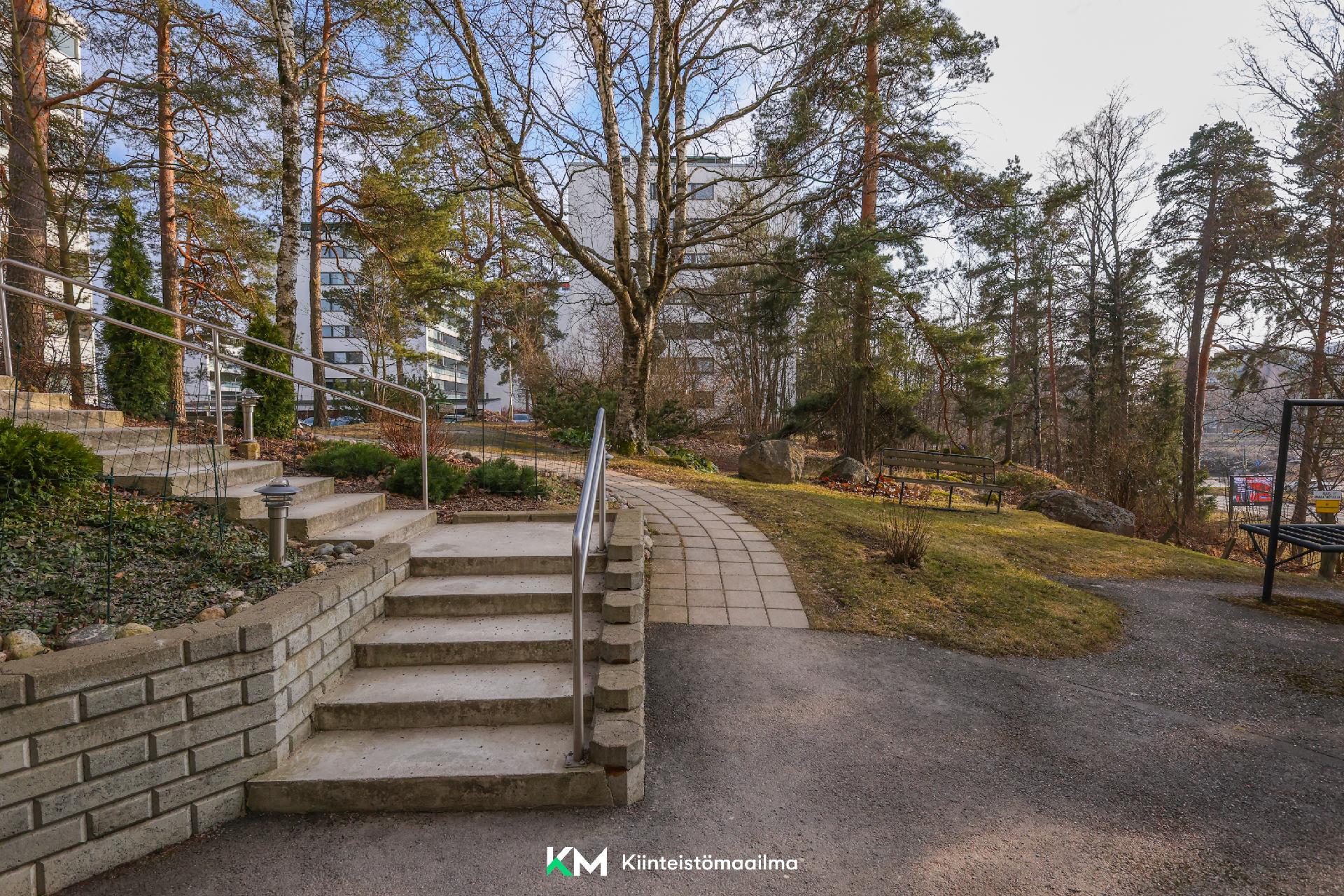 Luuvaniementie 14, Niemenmäki, Helsinki