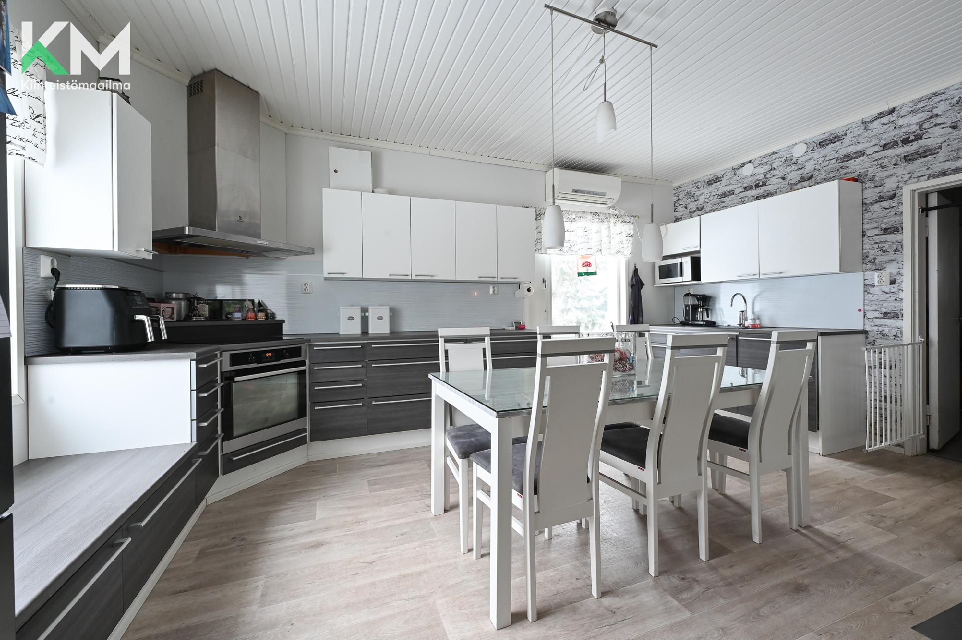 Lipastintie 148, Tuiskula, Kurikka