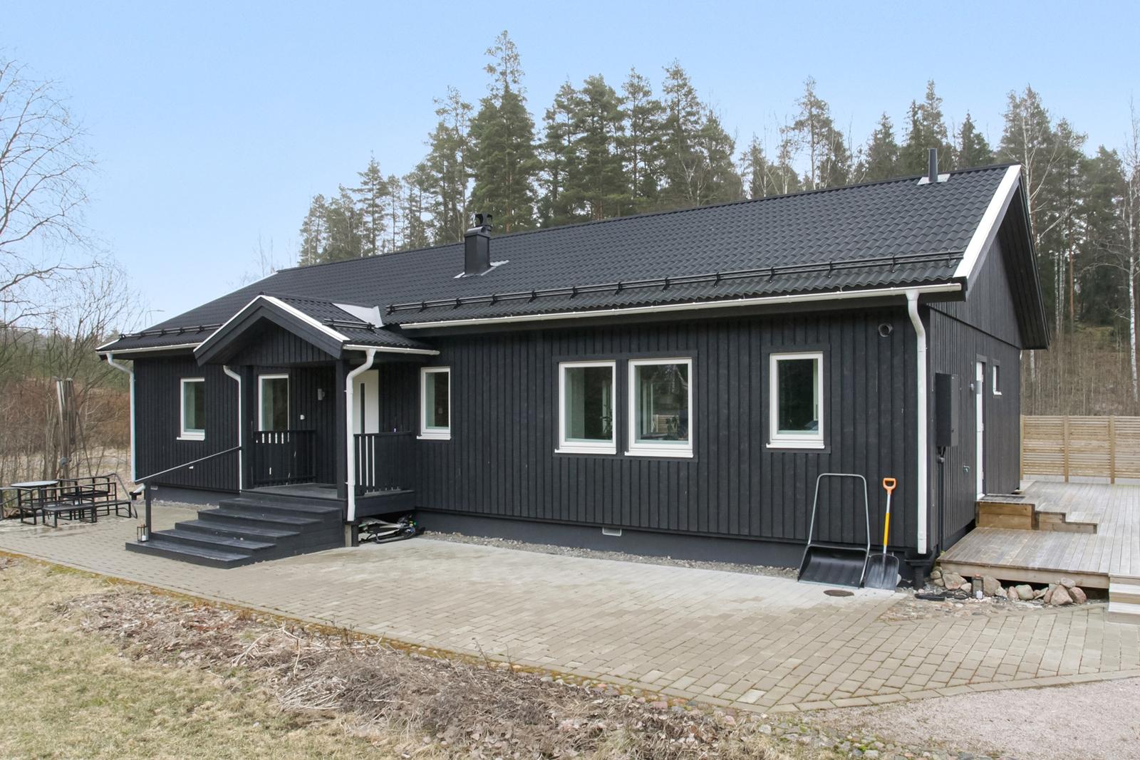 Tarinakuja 1, Vääkilä, Vihti