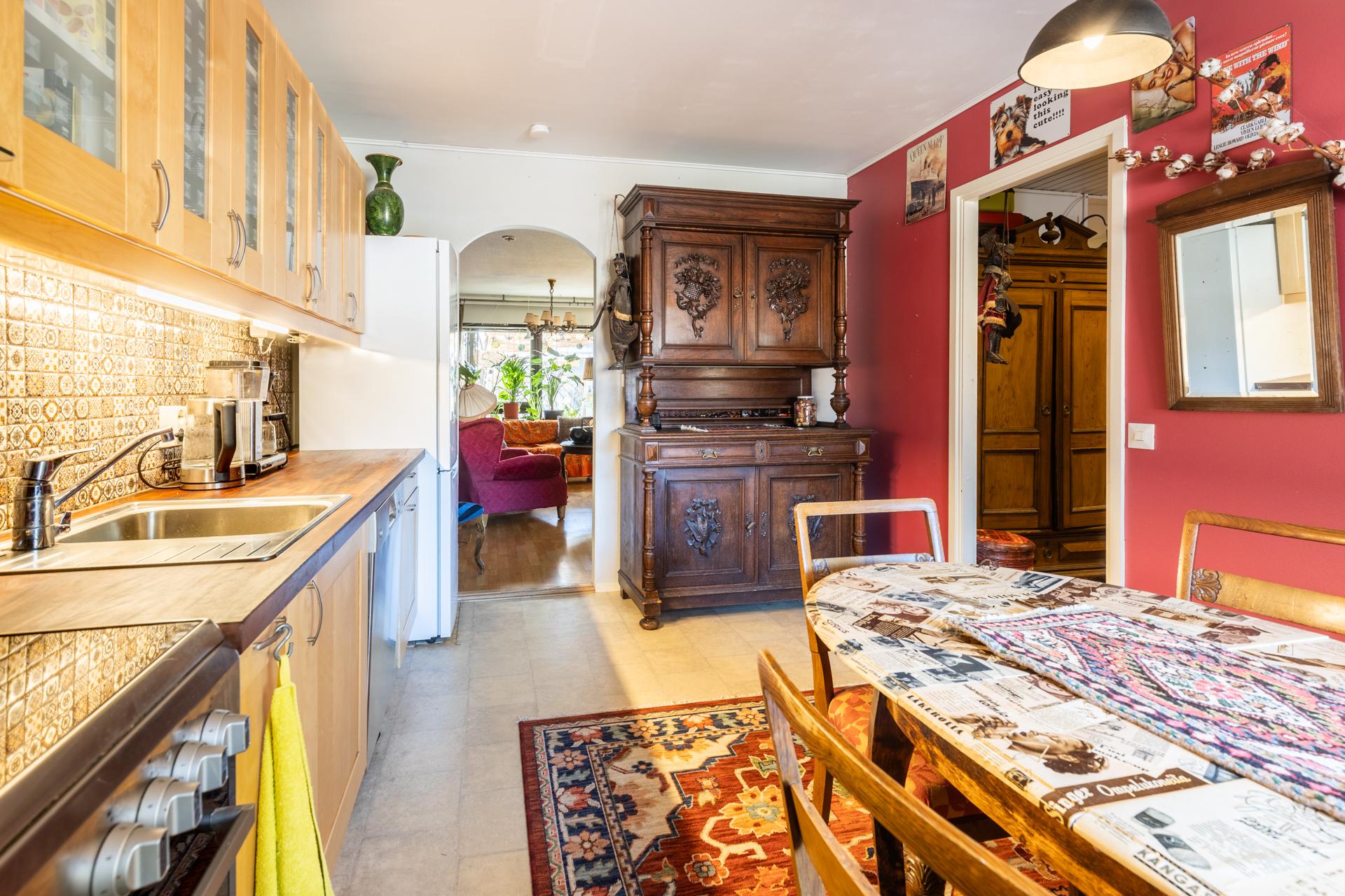 Kalkkivuorentie 25, Heikinlaakso, Helsinki