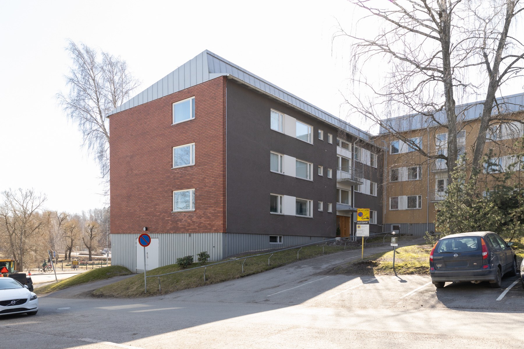 Rusthollinpolku 2