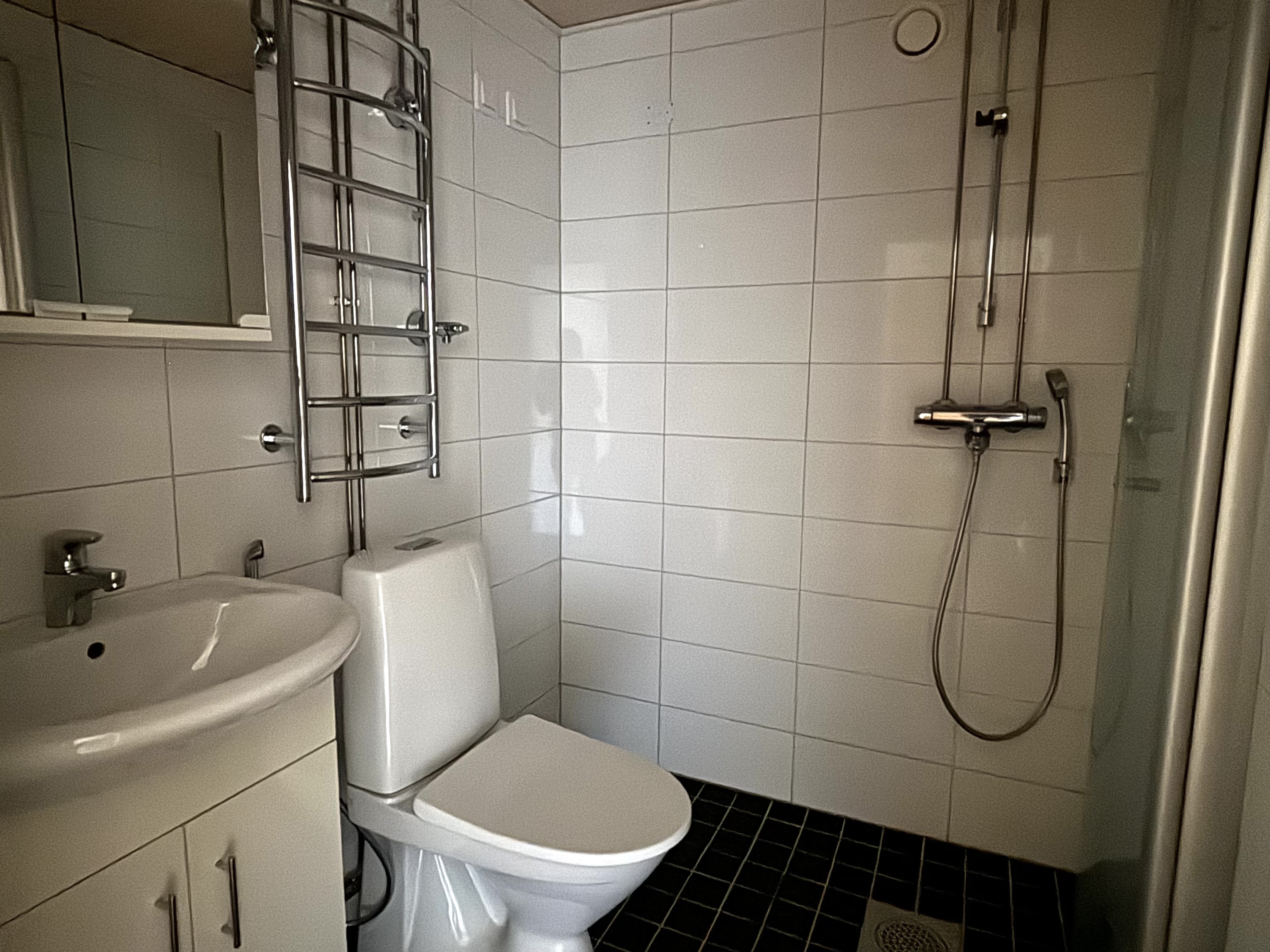 Tuulikinkatu 4, Hovila, Kotka