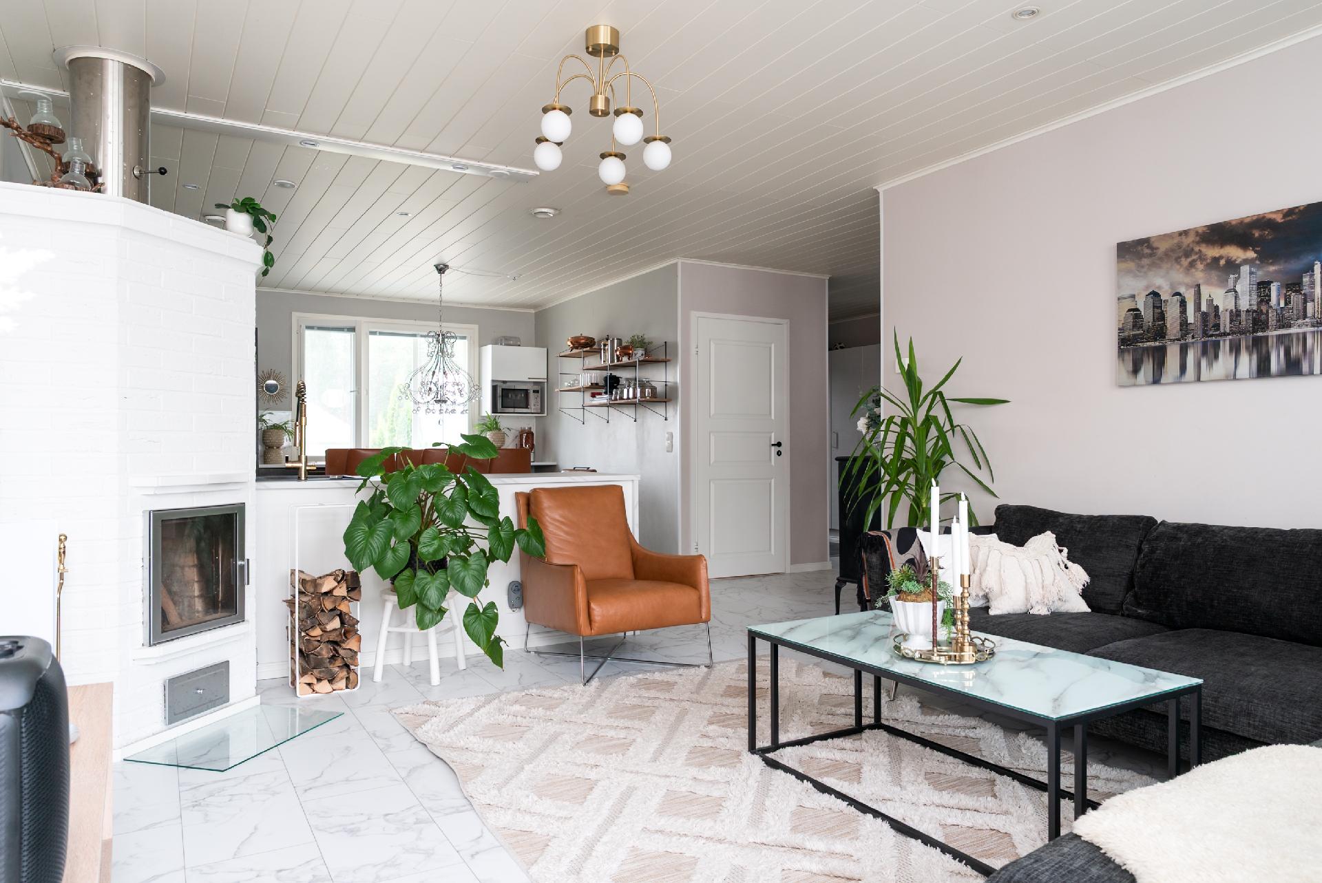 Uunikatu 28, Sääksvuori, Jyväskylä