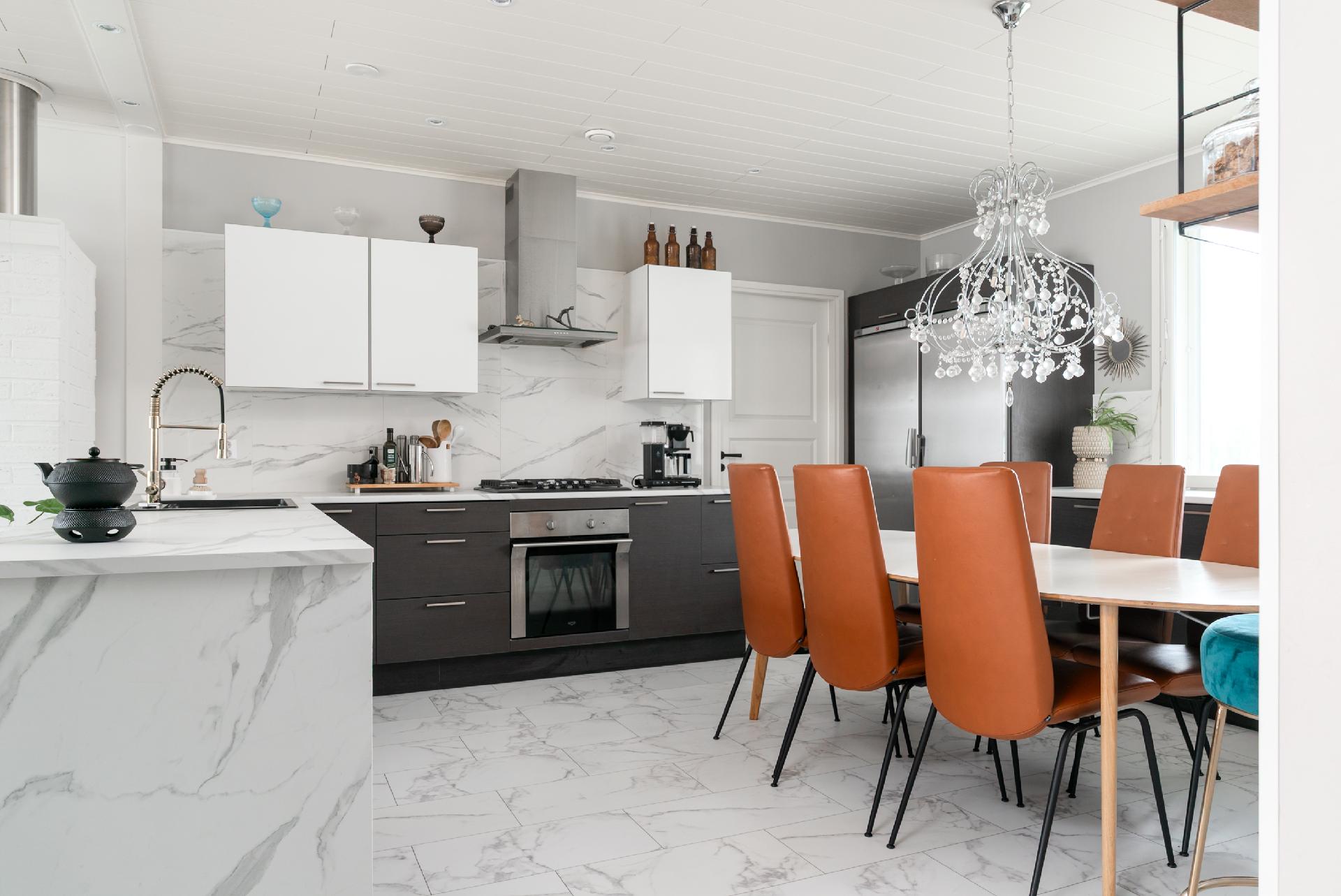 Uunikatu 28, Sääksvuori, Jyväskylä