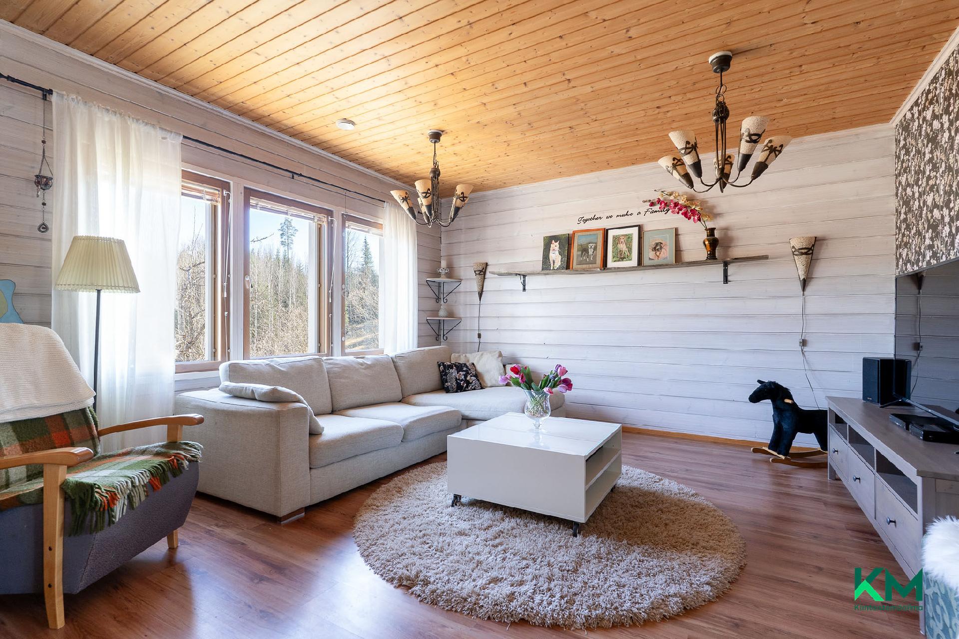 Majaalahdentie 279, Kangasala