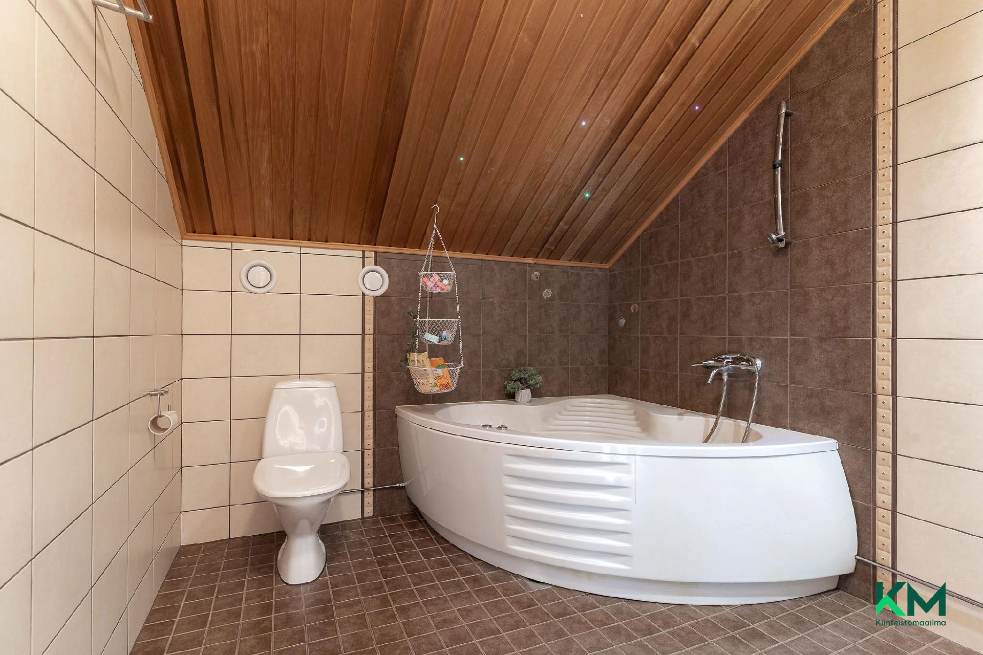 Majaalahdentie 279, Kangasala