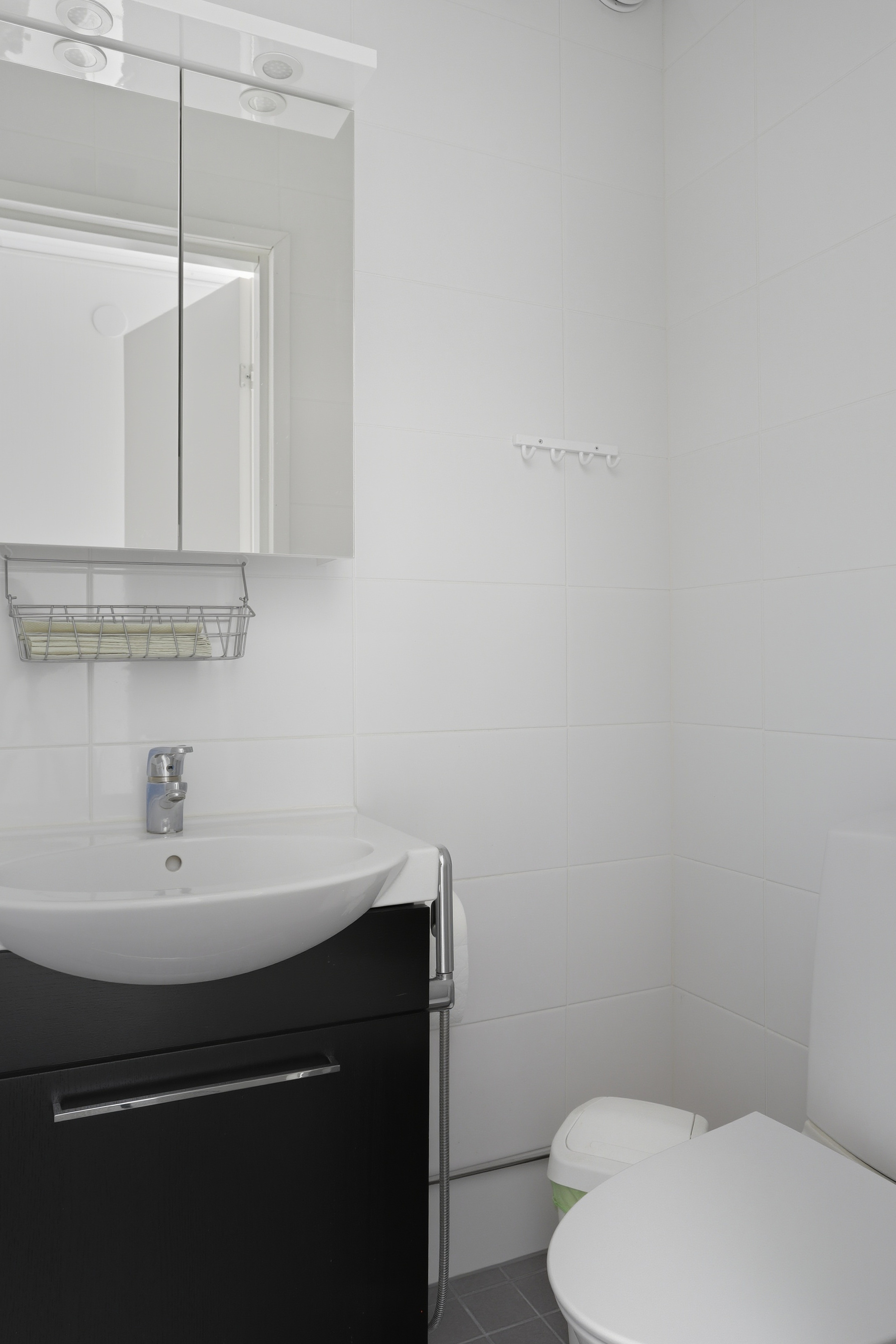 alakerran erillinen wc