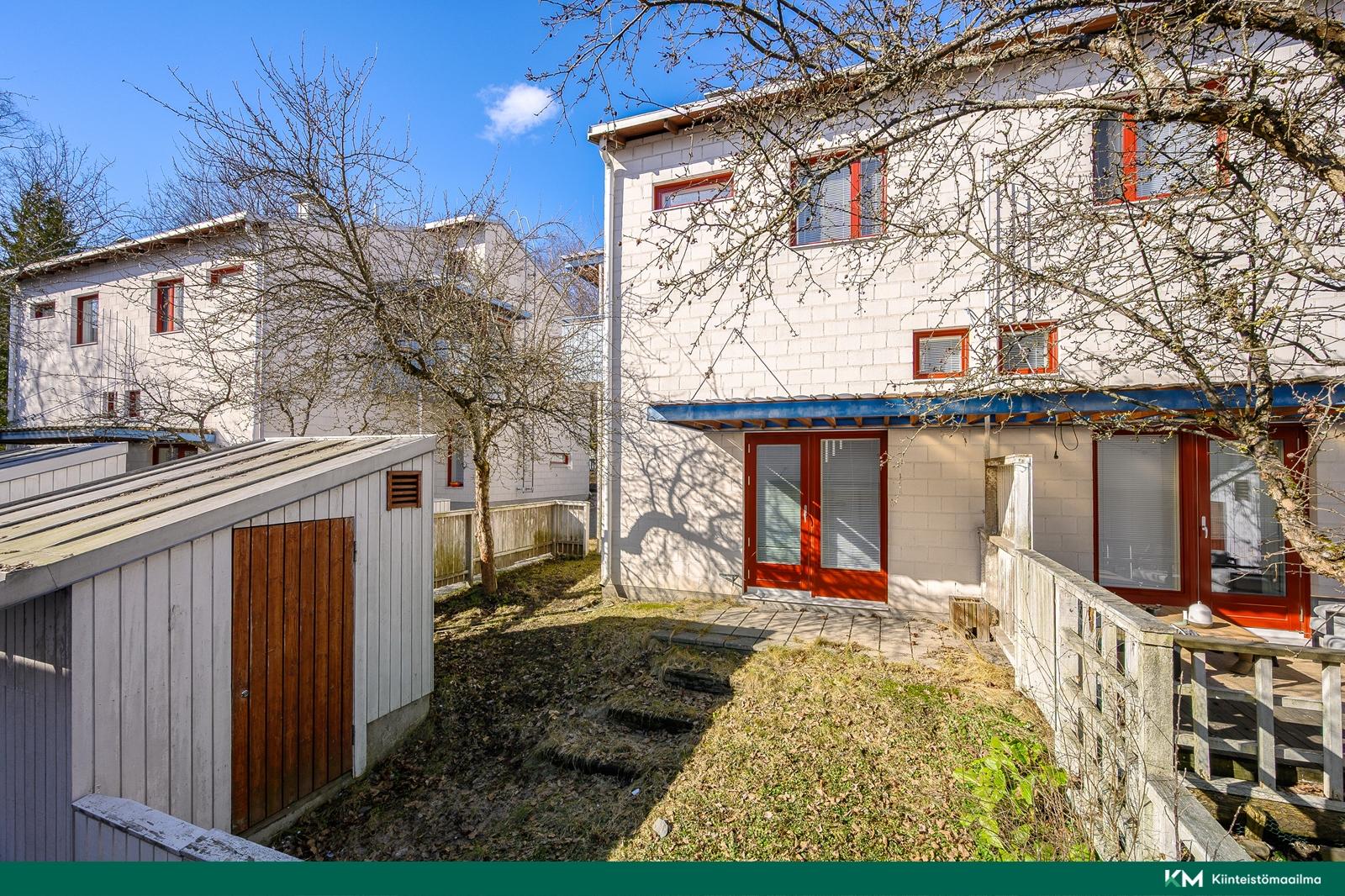 Liuskekuja 8, Pihlajamäki, Helsinki