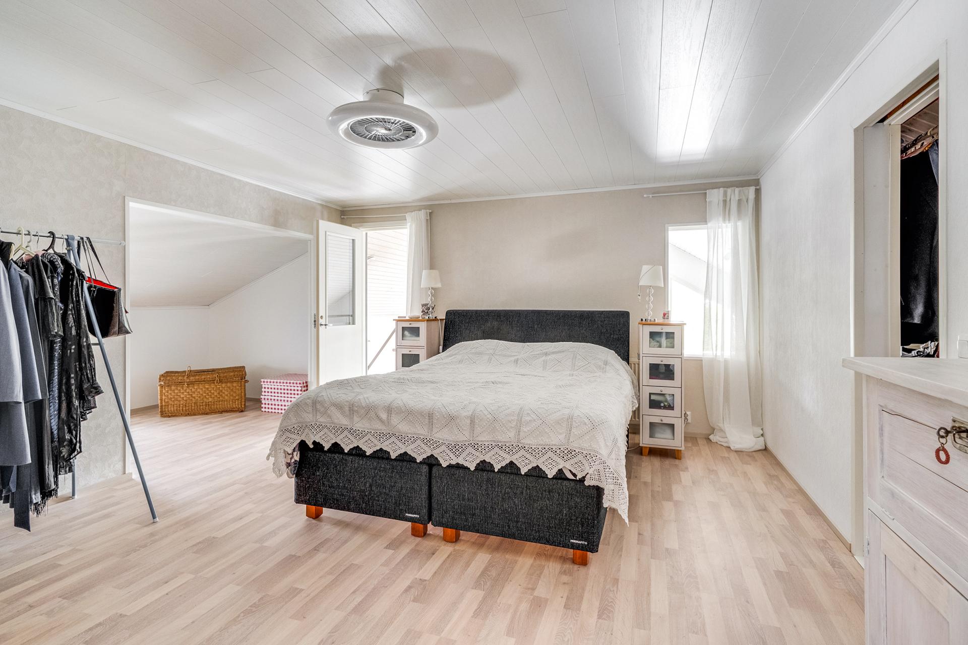 Keskuskatu 12, Haikka, Pirkkala