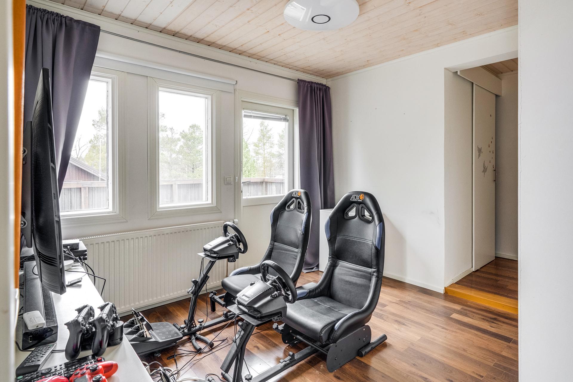 Keskuskatu 12, Haikka, Pirkkala