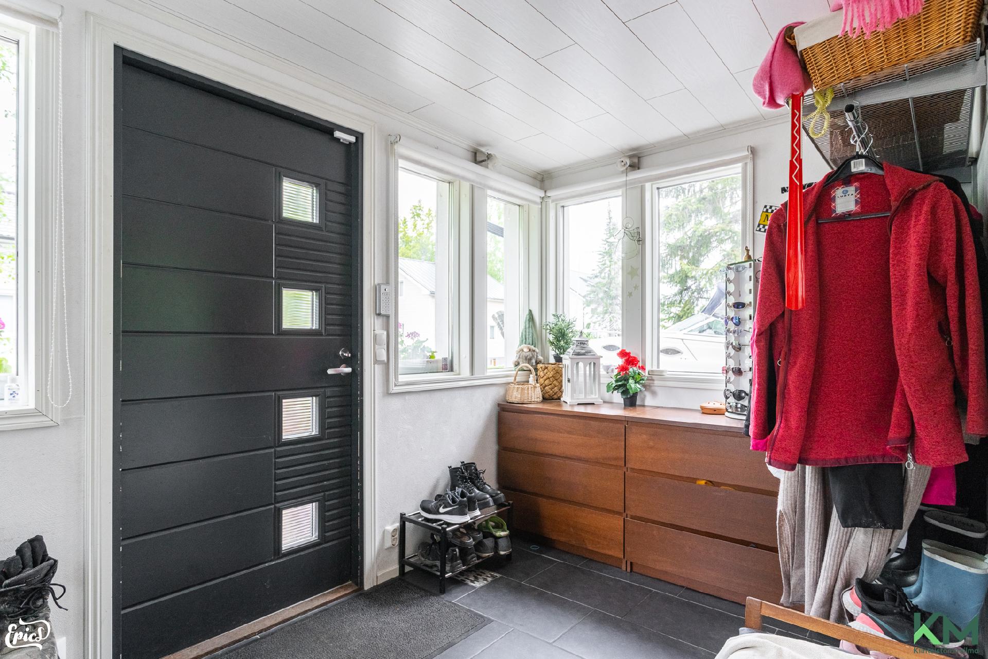 Keskuskatu 12, Haikka, Pirkkala