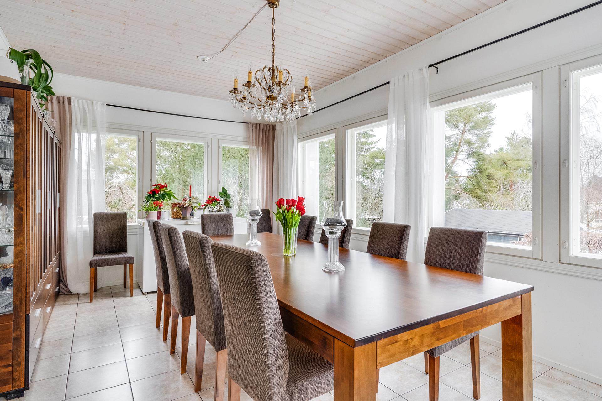 Keskuskatu 12, Haikka, Pirkkala